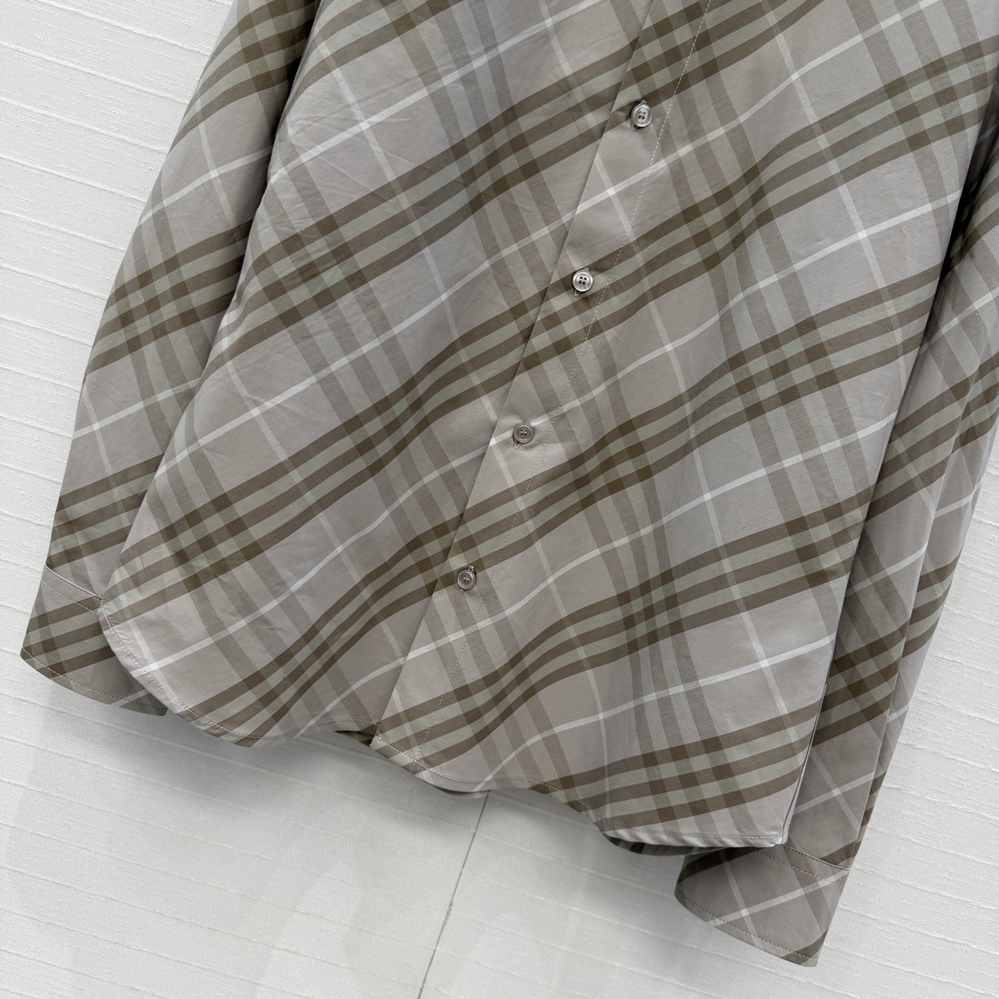 强烈推荐❤Bury*新品经典格纹衬衫，气质修身版型百搭不挑人。上身优雅帅气全新演绎英伦风！进口纯棉面料质