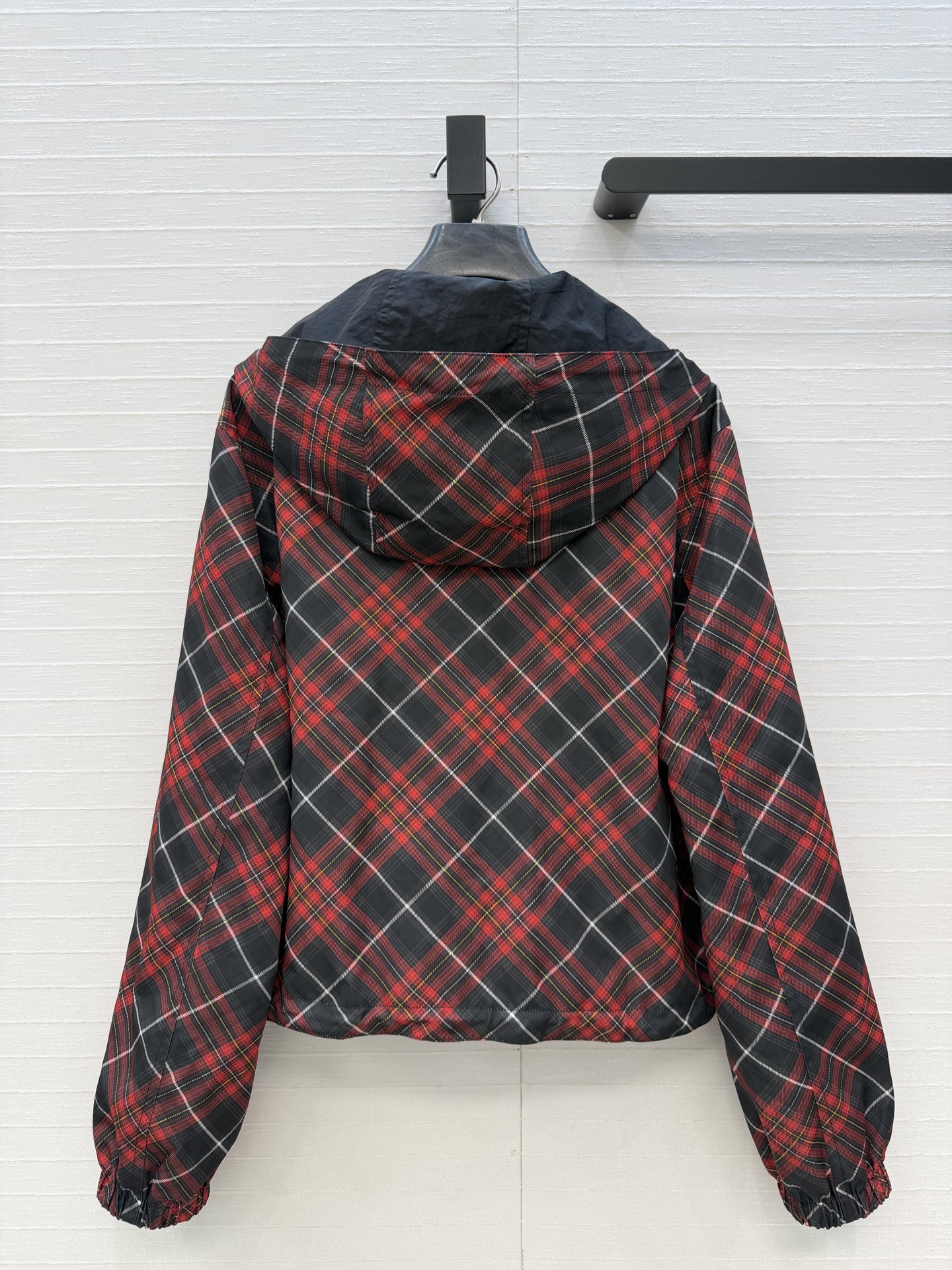 独家首发❤️原单品质Bur*新品！双面穿格纹夹克连帽外套！春秋季节超适合穿～双面穿设计，随心切换风格，原