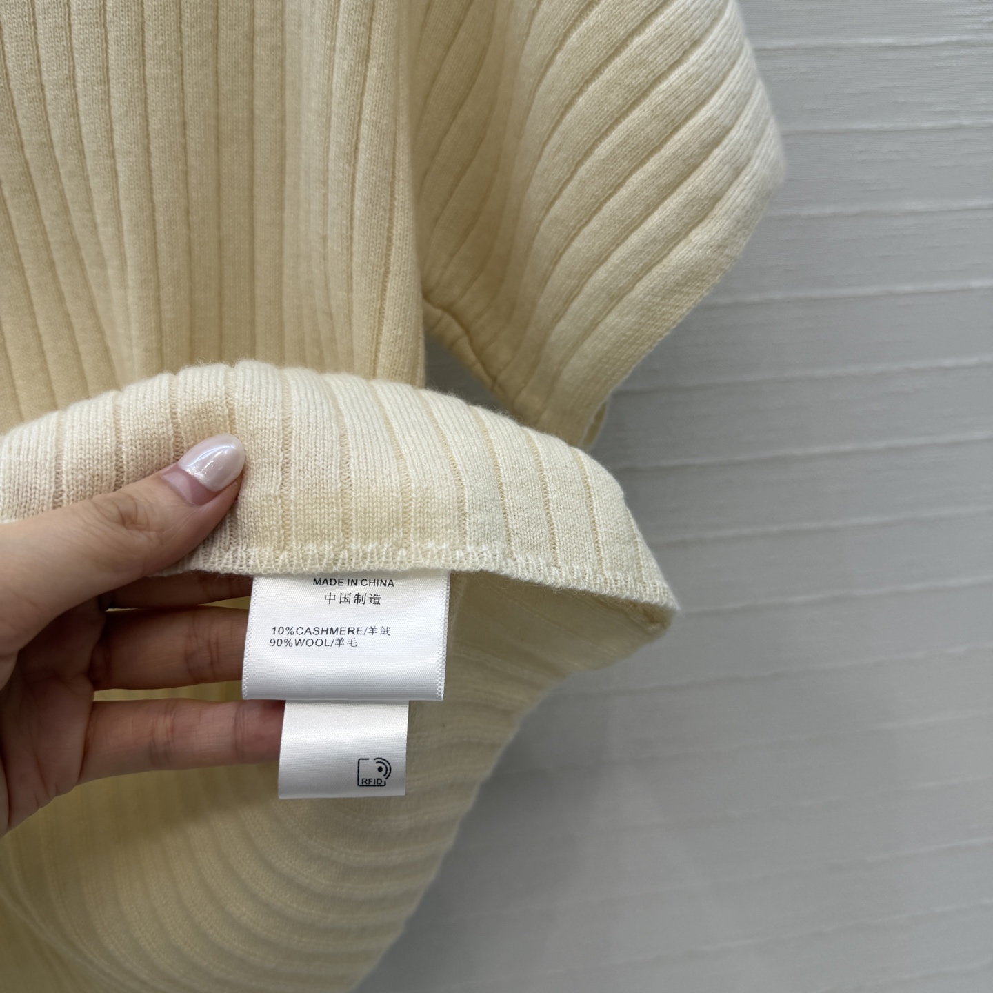 高端原单品质，❤️Lp高智感 老钱风穿搭气质落肩袖毛衣。18针坑条工艺进口羊绒羊毛纱线软糯舒适质感无敌赞