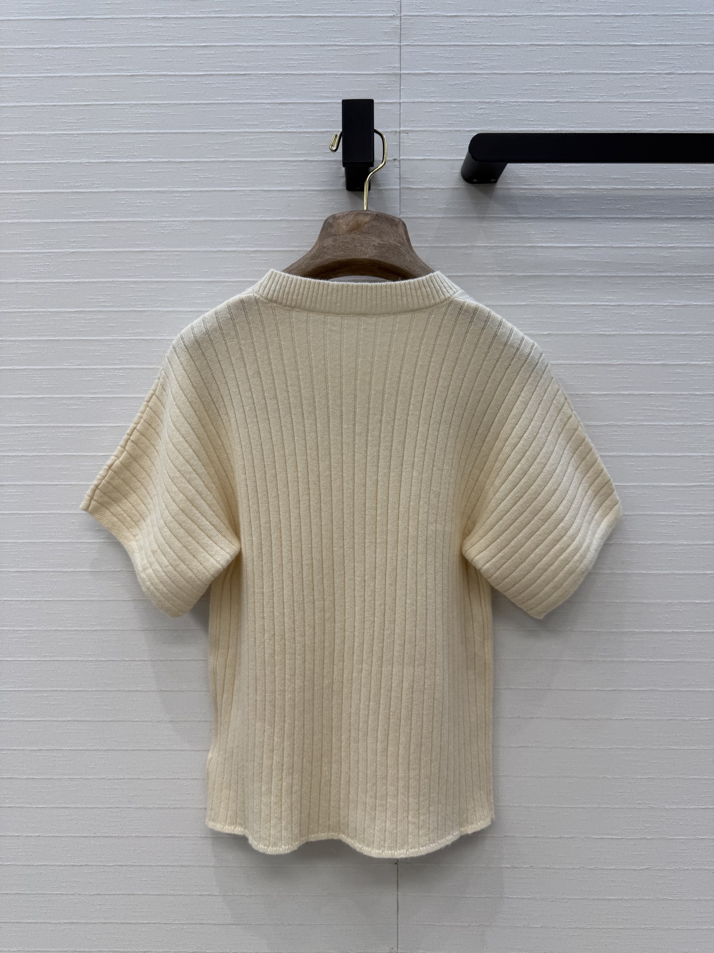 高端原单品质，❤️Lp高智感 老钱风穿搭气质落肩袖毛衣。18针坑条工艺进口羊绒羊毛纱线软糯舒适质感无敌赞