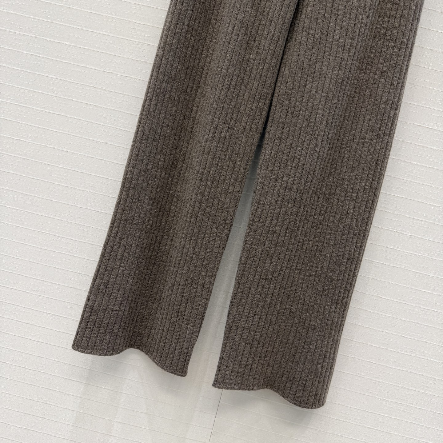 爆款推荐❤️ Lp高智感 老钱风穿搭羊绒针织休闲裤，瑞士机织坑条罗纹翻针工艺 直筒阔腿裤简洁大气！版型上