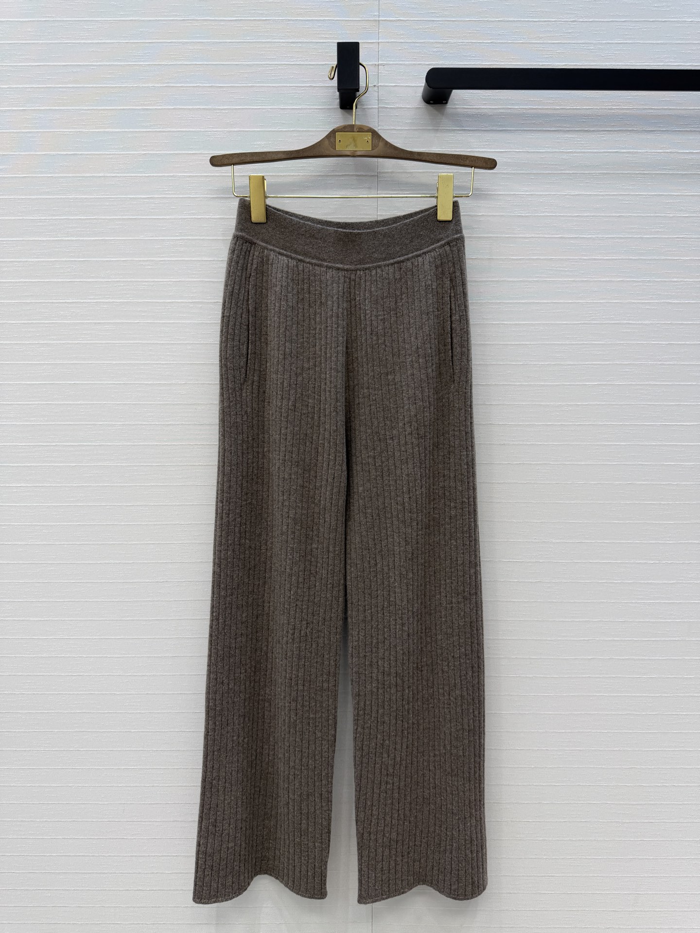 爆款推荐❤️ Lp高智感 老钱风穿搭羊绒针织休闲裤，瑞士机织坑条罗纹翻针工艺 直筒阔腿裤简洁大气！版型上