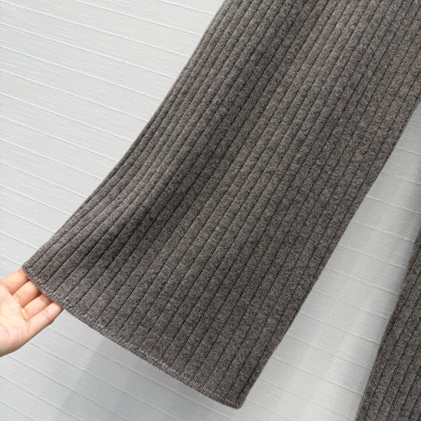 爆款推荐❤️ Lp高智感 老钱风穿搭羊绒针织休闲裤，瑞士机织坑条罗纹翻针工艺 直筒阔腿裤简洁大气！版型上