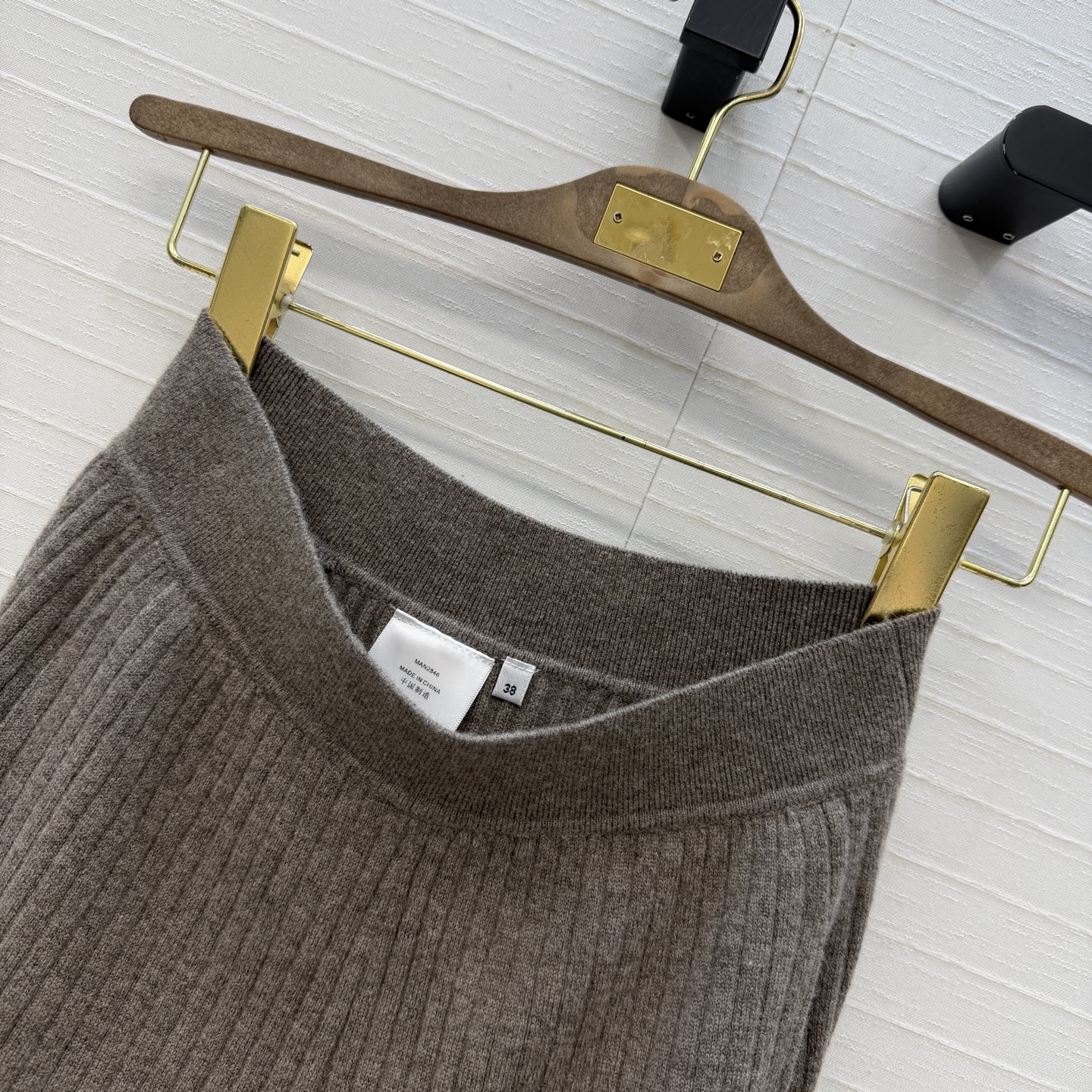 爆款推荐❤️ Lp高智感 老钱风穿搭羊绒针织休闲裤，瑞士机织坑条罗纹翻针工艺 直筒阔腿裤简洁大气！版型上