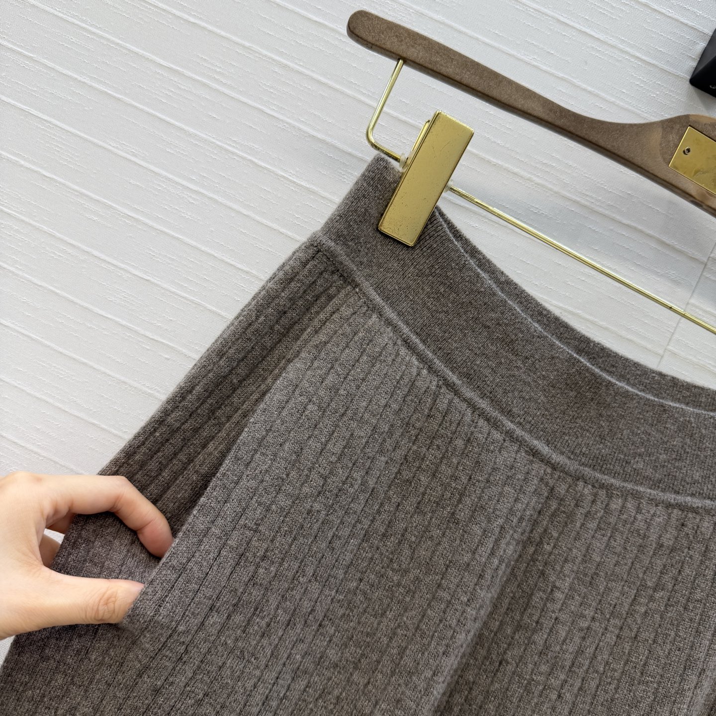 爆款推荐❤️ Lp高智感 老钱风穿搭羊绒针织休闲裤，瑞士机织坑条罗纹翻针工艺 直筒阔腿裤简洁大气！版型上