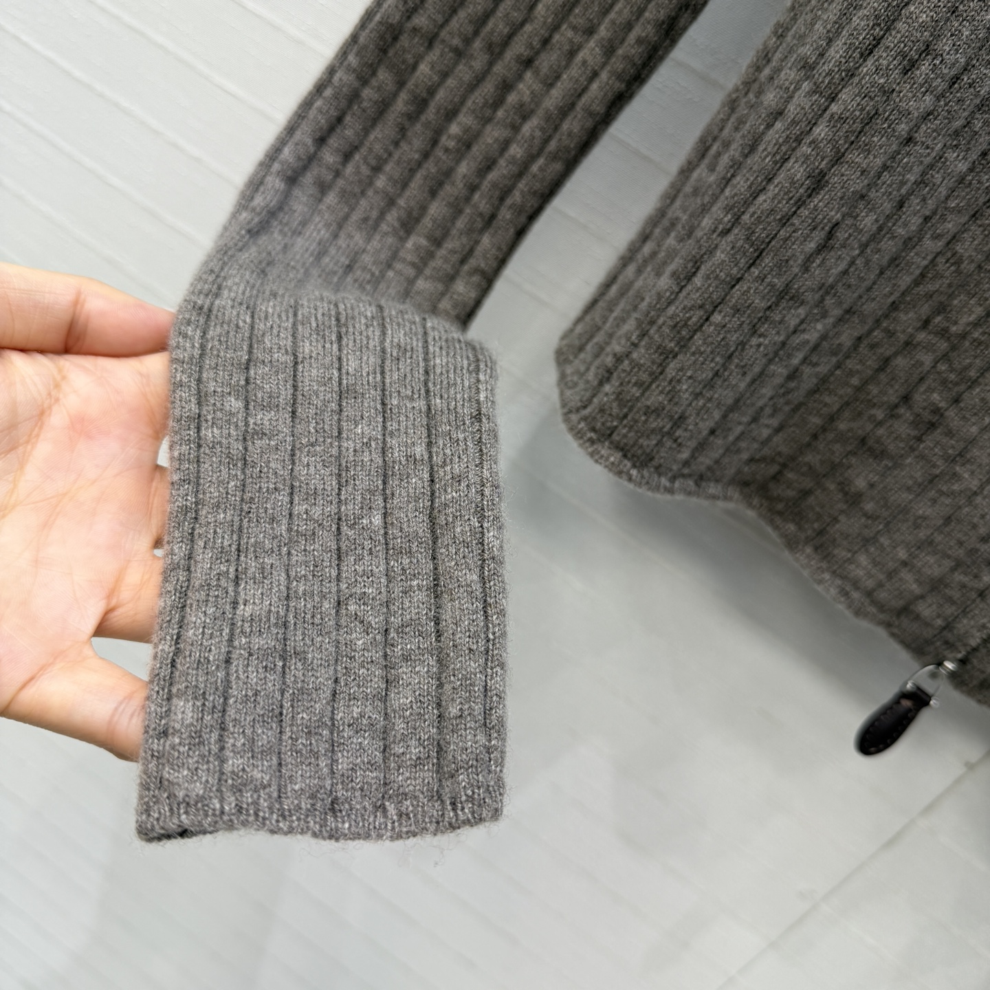 高端原单品质，❤️Lp高智感 老钱风穿搭气质双开拉链开衫小外套，气质叠搭神器。18针坑条工艺进口羊绒羊毛