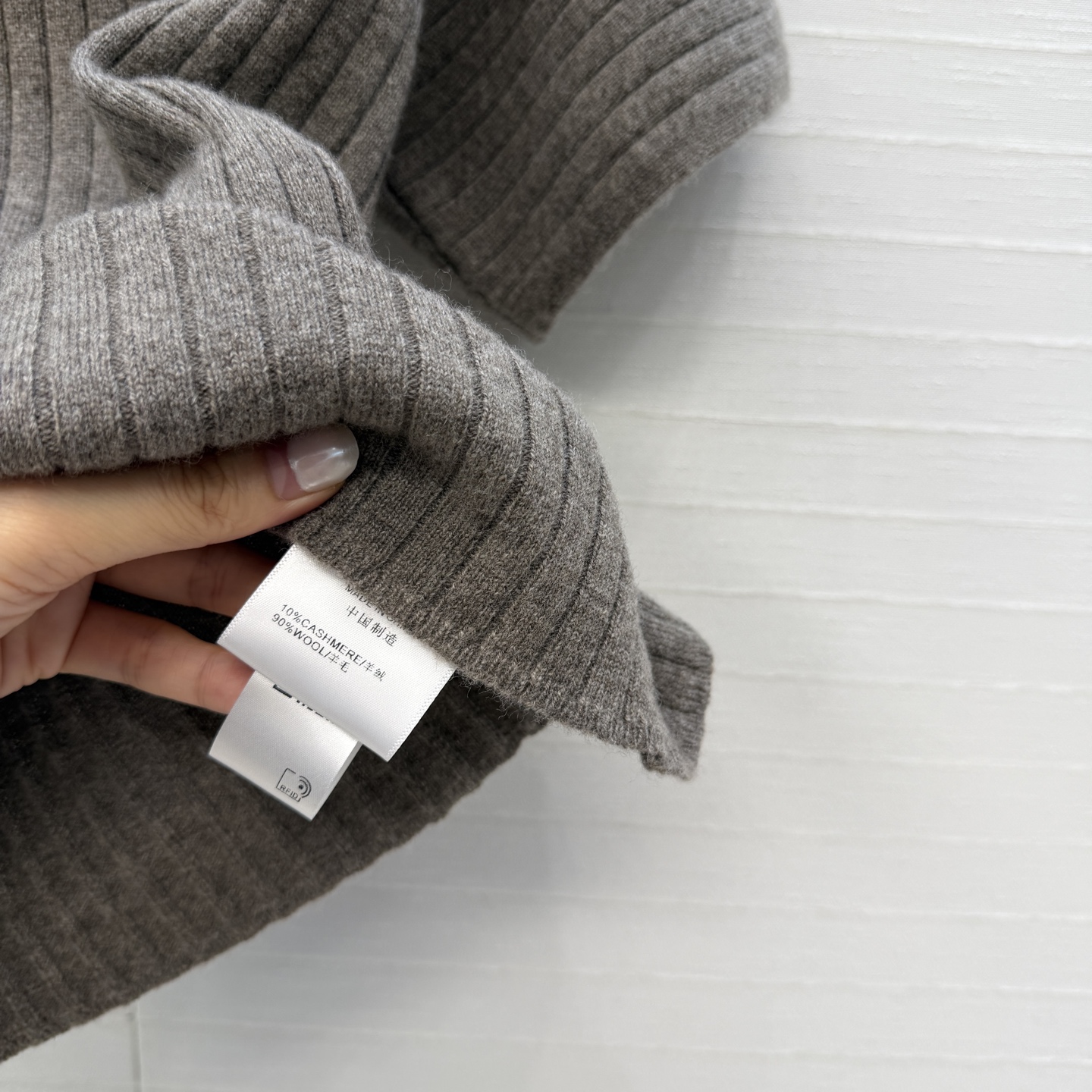 高端原单品质，❤️Lp高智感 老钱风穿搭气质落肩袖毛衣。18针坑条工艺进口羊绒羊毛纱线软糯舒适质感无敌赞