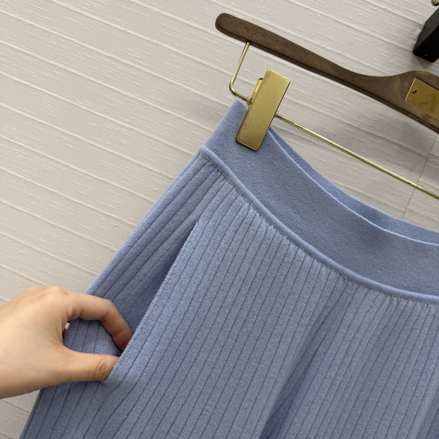 爆款推荐❤️ Lp高智感 老钱风穿搭羊绒针织休闲裤，瑞士机织坑条罗纹翻针工艺 直筒阔腿裤简洁大气！版型上