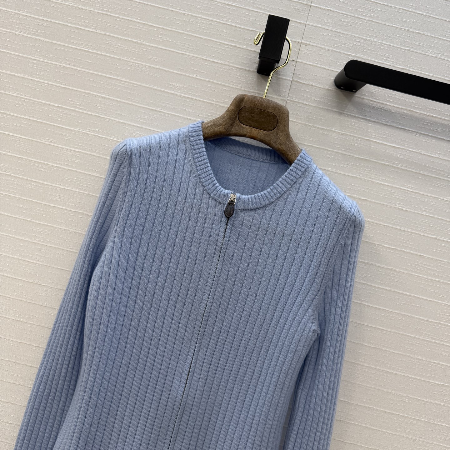 高端原单品质，❤️Lp高智感 老钱风穿搭气质双开拉链开衫小外套，气质叠搭神器。18针坑条工艺进口羊绒羊毛