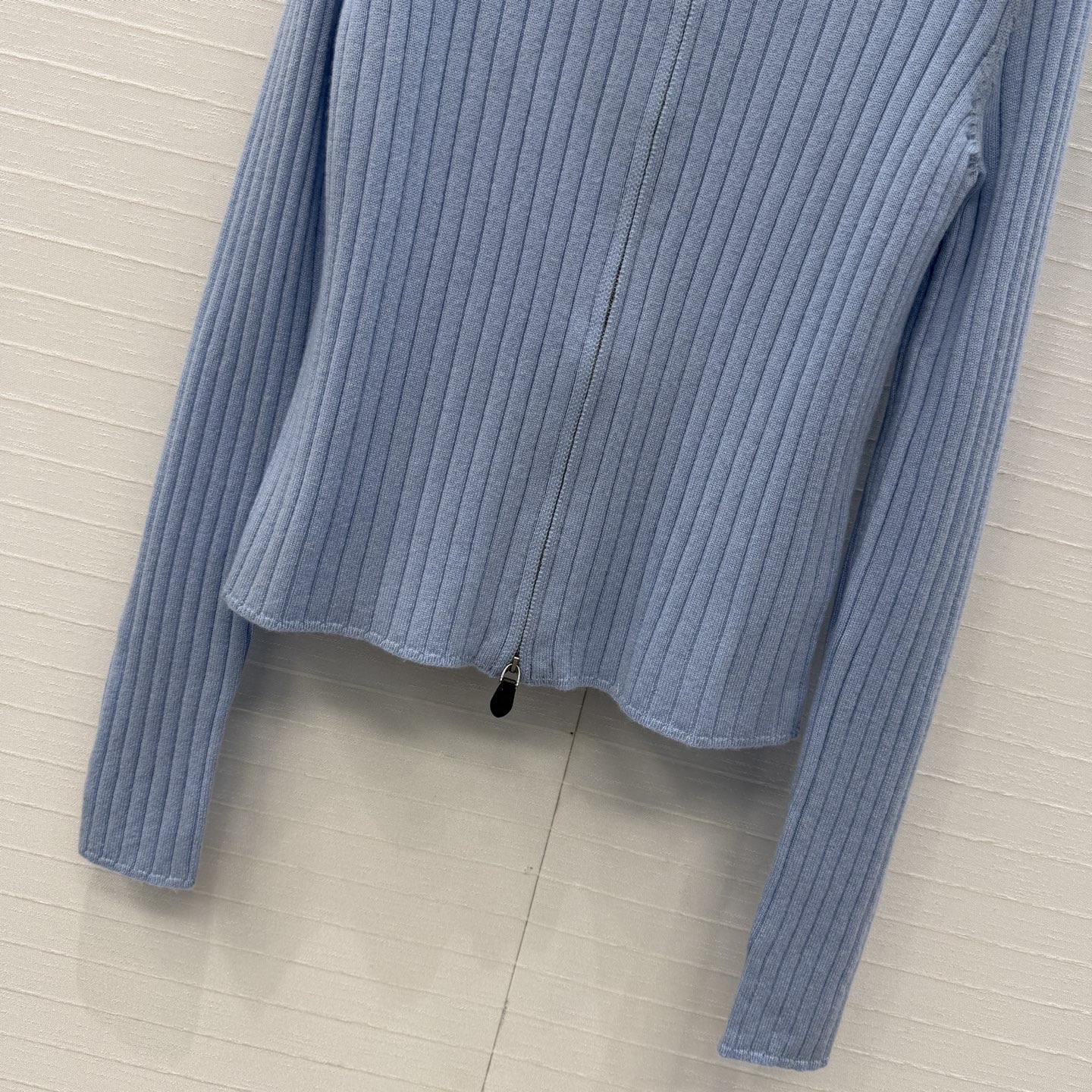 高端原单品质，❤️Lp高智感 老钱风穿搭气质双开拉链开衫小外套，气质叠搭神器。18针坑条工艺进口羊绒羊毛