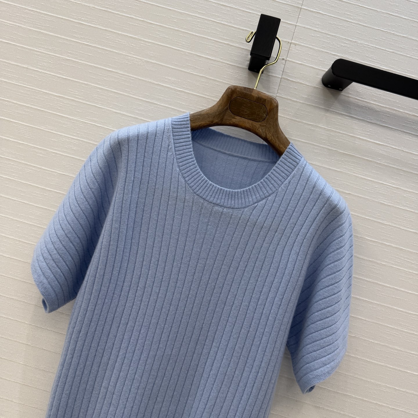 高端原单品质，❤️Lp高智感 老钱风穿搭气质落肩袖毛衣。18针坑条工艺进口羊绒羊毛纱线软糯舒适质感无敌赞