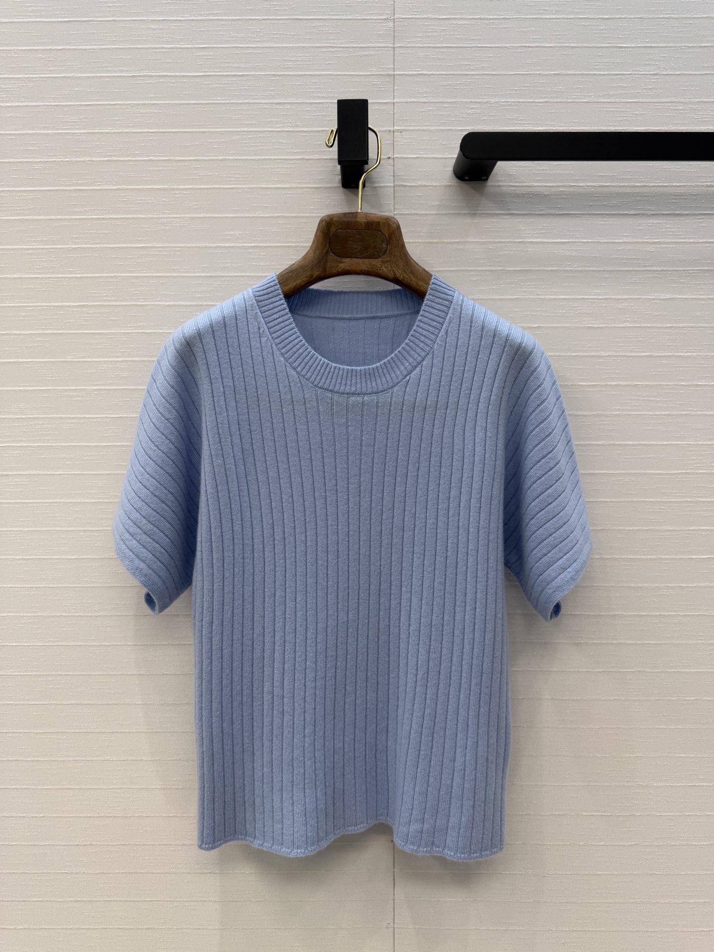 高端原单品质，❤️Lp高智感 老钱风穿搭气质落肩袖毛衣。18针坑条工艺进口羊绒羊毛纱线软糯舒适质感无敌赞