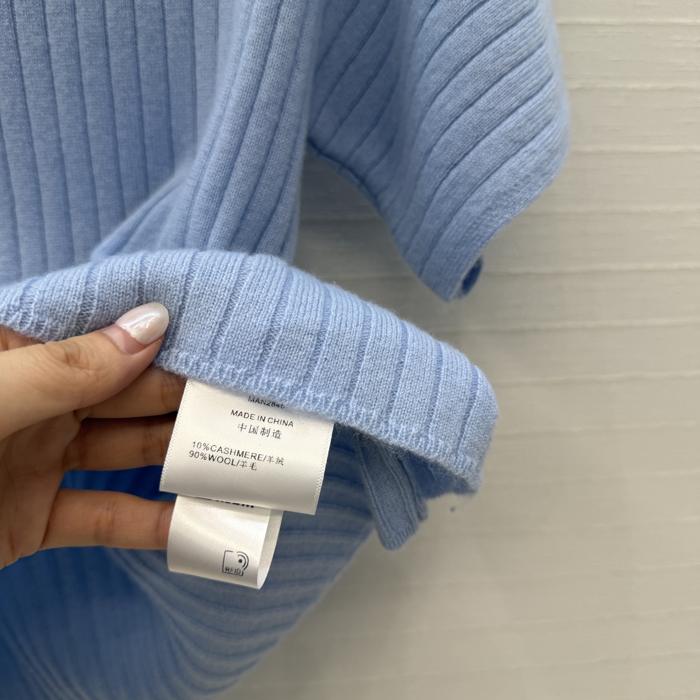 高端原单品质，❤️Lp高智感 老钱风穿搭气质落肩袖毛衣。18针坑条工艺进口羊绒羊毛纱线软糯舒适质感无敌赞