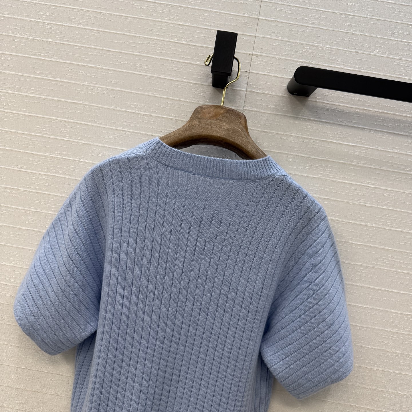 高端原单品质，❤️Lp高智感 老钱风穿搭气质落肩袖毛衣。18针坑条工艺进口羊绒羊毛纱线软糯舒适质感无敌赞