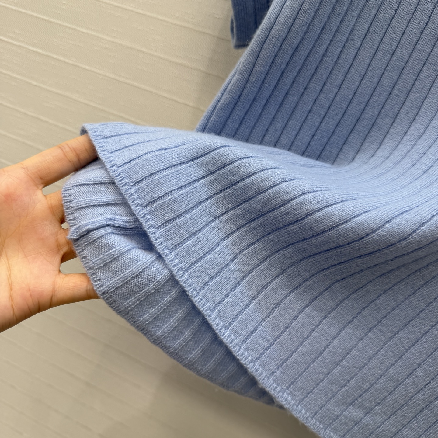 高端原单品质，❤️Lp高智感 老钱风穿搭气质落肩袖毛衣。18针坑条工艺进口羊绒羊毛纱线软糯舒适质感无敌赞