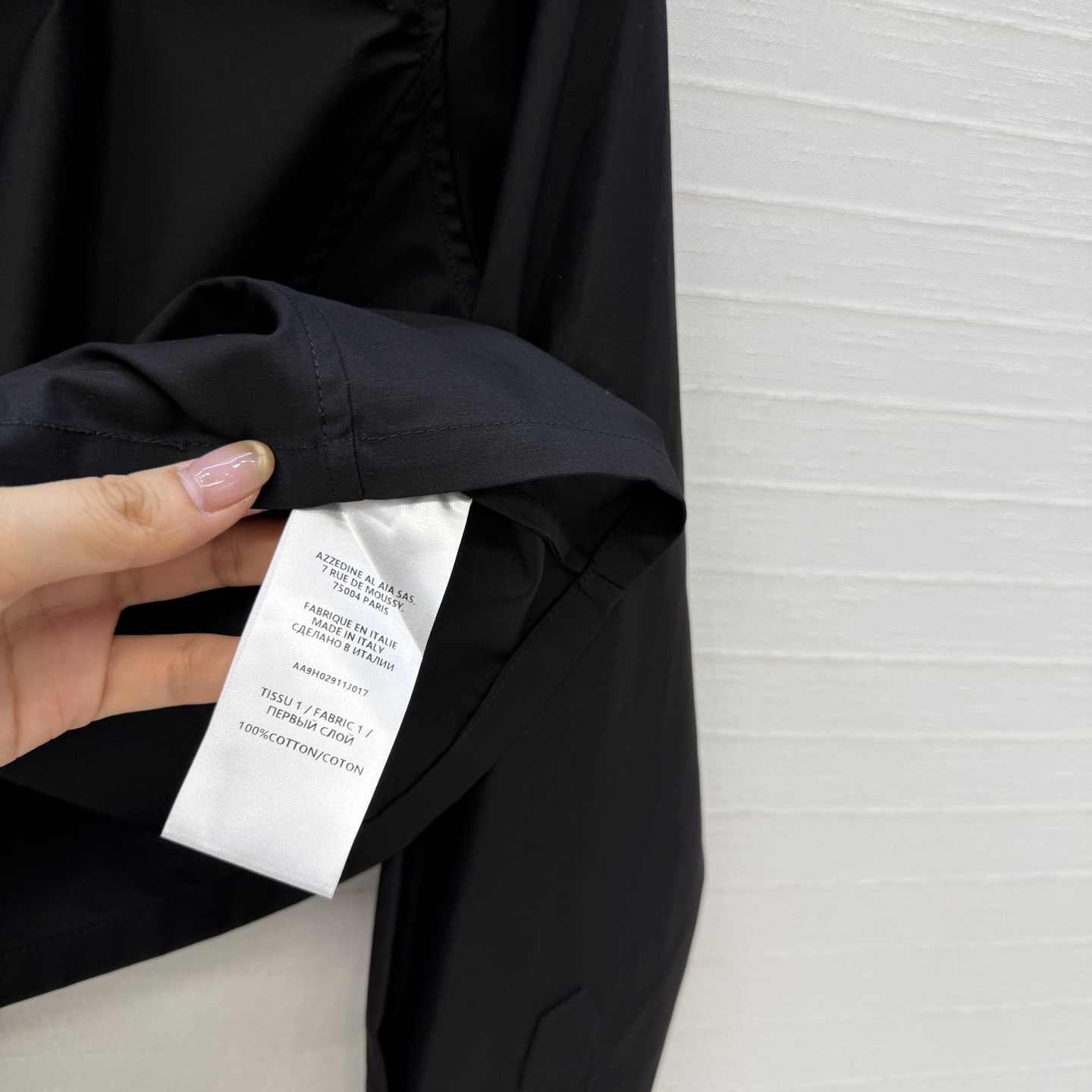 独家首发❤️Alai*26早春新品扭纹立领短裁衬衫，简奢宫廷风优雅上身美到没朋友！木耳边细节精致又优雅。