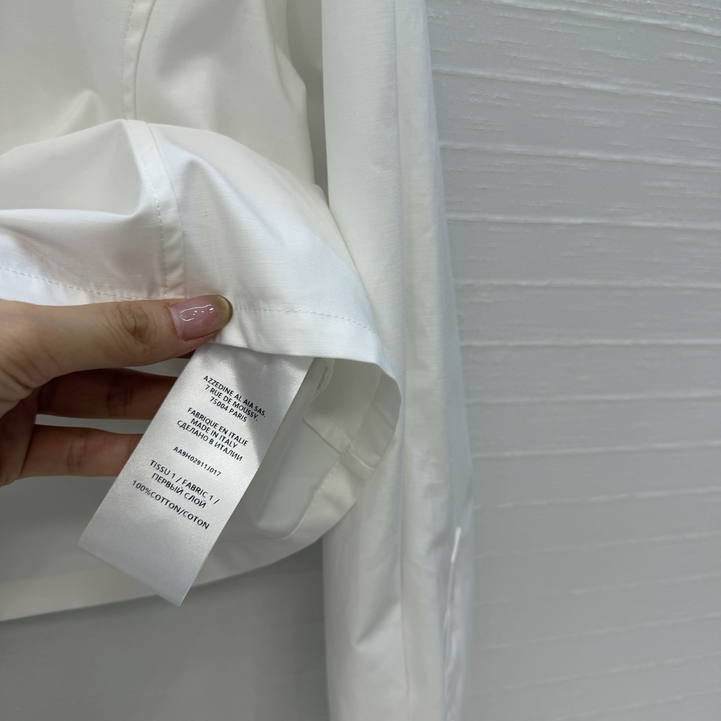 独家首发❤️Alai*26早春新品扭纹立领短裁衬衫，简奢宫廷风优雅上身美到没朋友！木耳边细节精致又优雅。