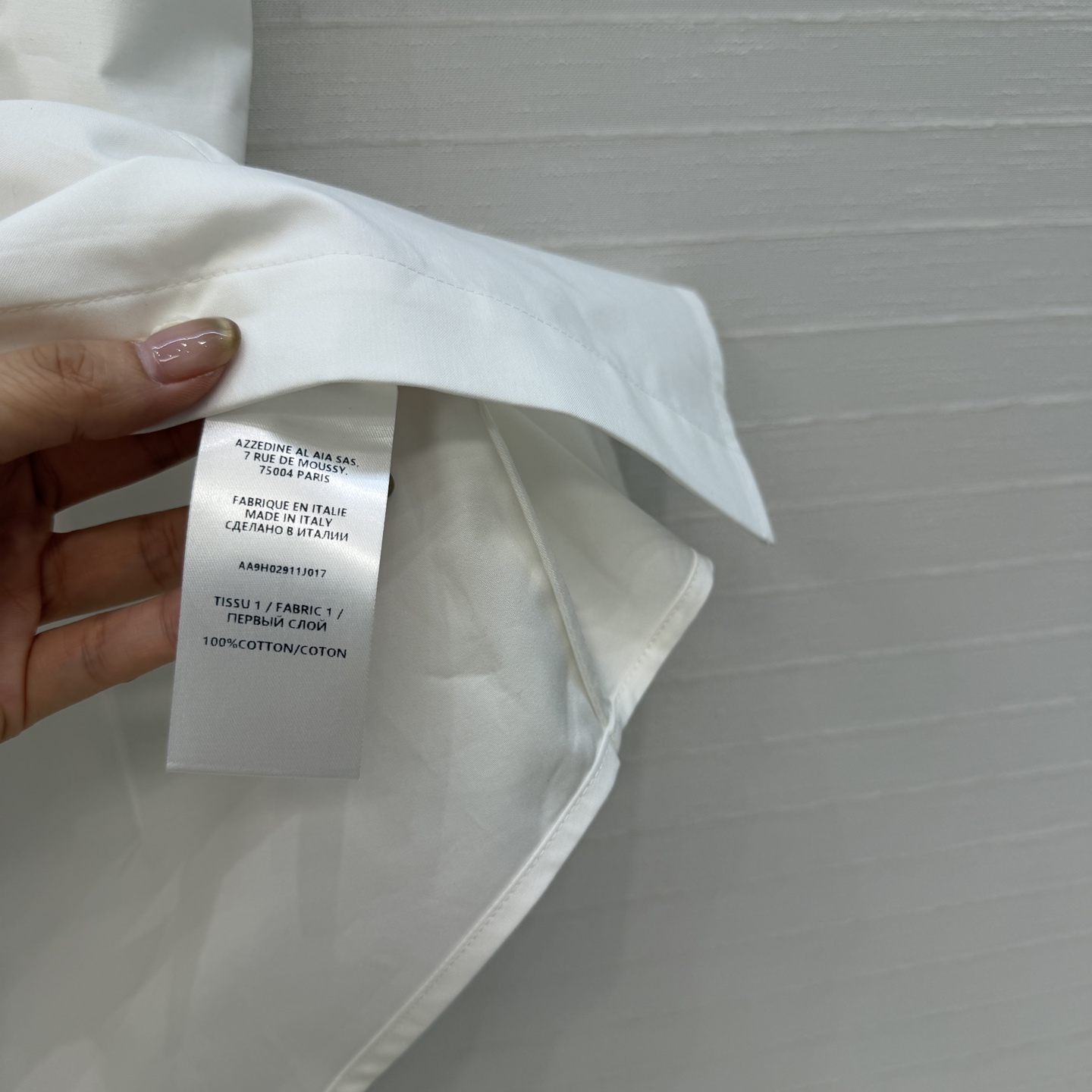 独家首发❤️Alai*26早春新品扭纹立领无袖衬衫，简奢宫廷风优雅上身美到没朋友！木耳边细节精致又优雅。