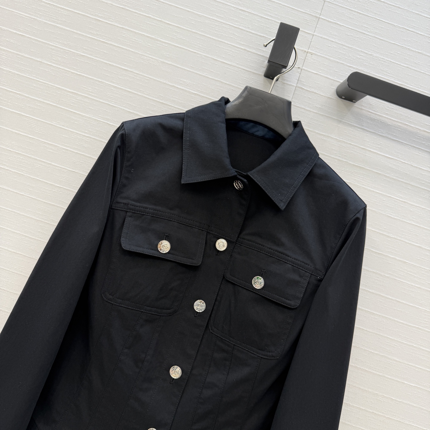 强烈推荐❤️26P春夏系列 复古工装收腰夹克，全新极简法式风格，高品质棉质面料，立体剪裁修身，腰部收腰设