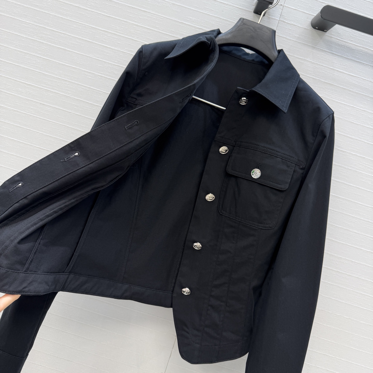 强烈推荐❤️26P春夏系列 复古工装收腰夹克，全新极简法式风格，高品质棉质面料，立体剪裁修身，腰部收腰设