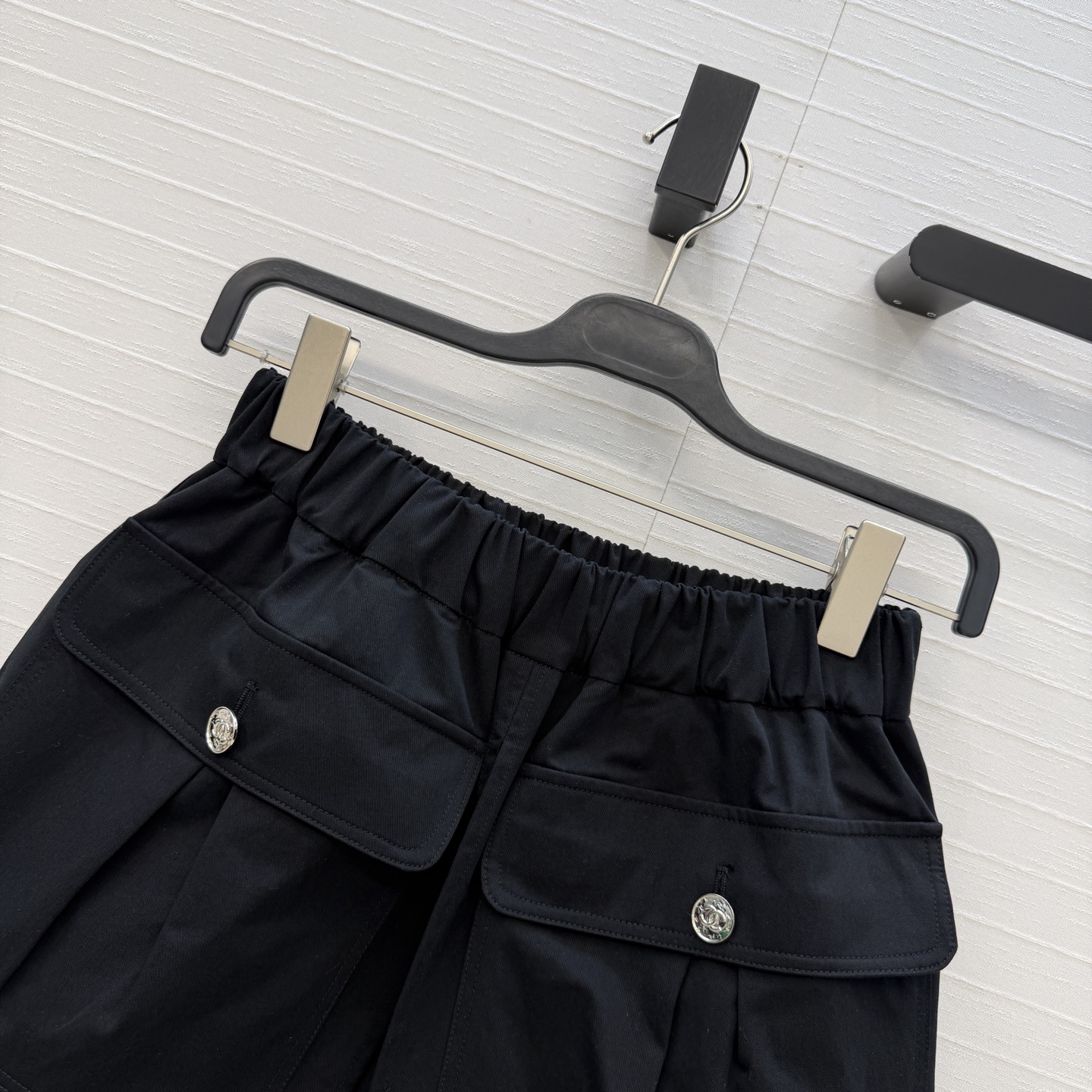 强烈推荐❤️26P春夏系列 复古工装大口袋裤裙，全新极简法式风格，高品质棉质面料，经典松紧腰头，开叉层次