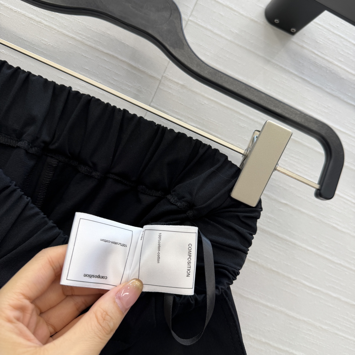 强烈推荐❤️26P春夏系列 复古工装大口袋裤裙，全新极简法式风格，高品质棉质面料，经典松紧腰头，开叉层次