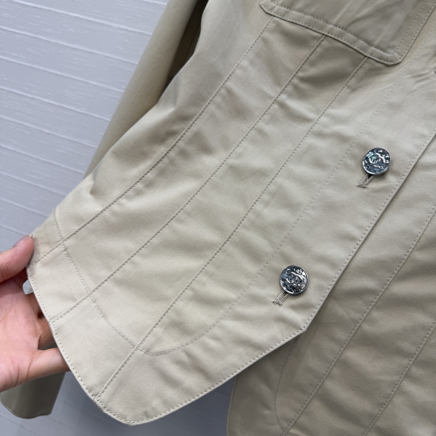 强烈推荐❤️26P春夏系列 复古工装收腰夹克，全新极简法式风格，高品质棉质面料，立体剪裁修身，腰部收腰设