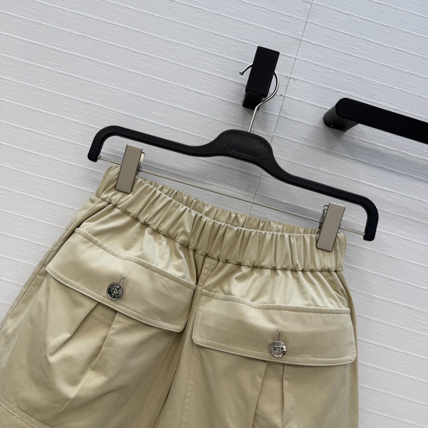 强烈推荐❤️26P春夏系列 复古工装大口袋裤裙，全新极简法式风格，高品质棉质面料，经典松紧腰头，开叉层次