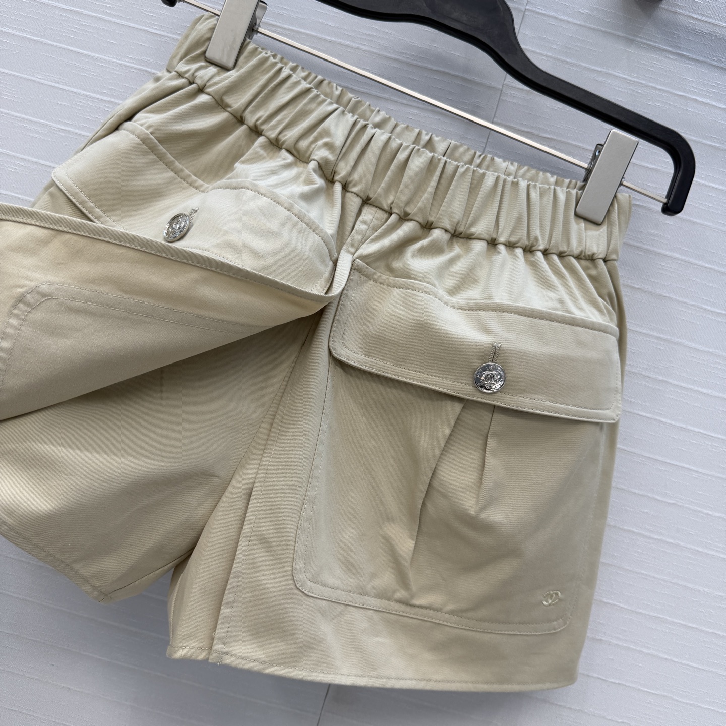 强烈推荐❤️26P春夏系列 复古工装大口袋裤裙，全新极简法式风格，高品质棉质面料，经典松紧腰头，开叉层次