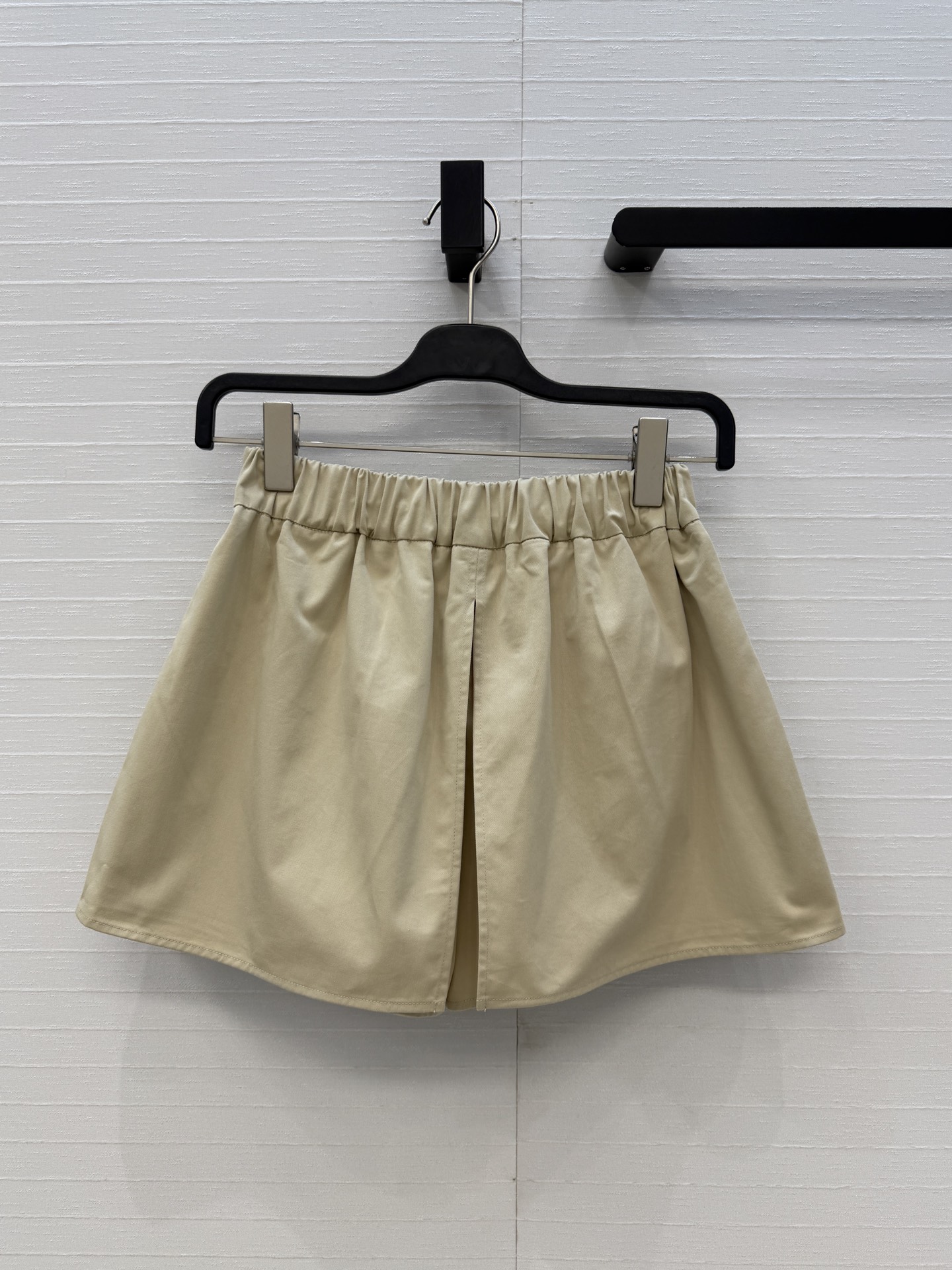 强烈推荐❤️26P春夏系列 复古工装大口袋裤裙，全新极简法式风格，高品质棉质面料，经典松紧腰头，开叉层次