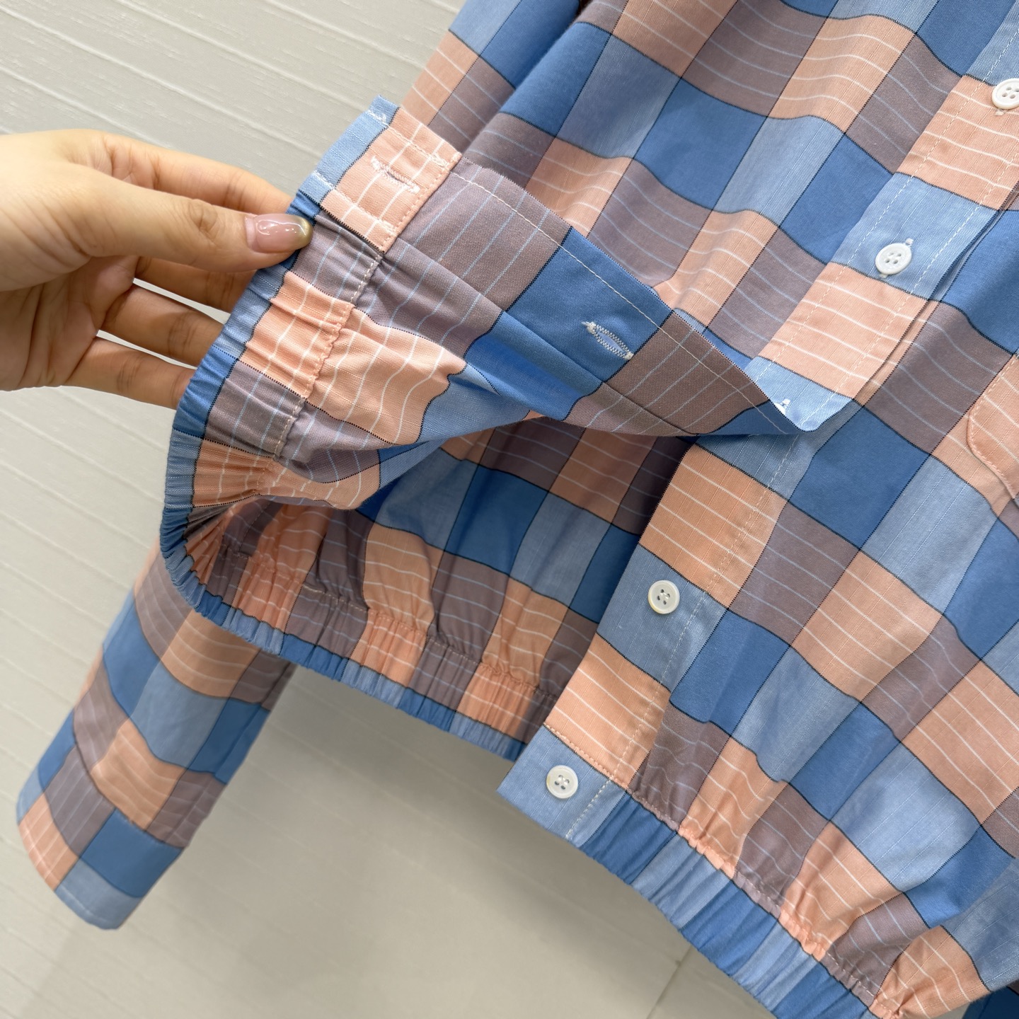 独家首发❤️Pr新品蓝粉格纹衬衫！清新复古的色系超美腻，气质宽松廓形设计松紧腰版型百搭不挑人！可甜可盐气