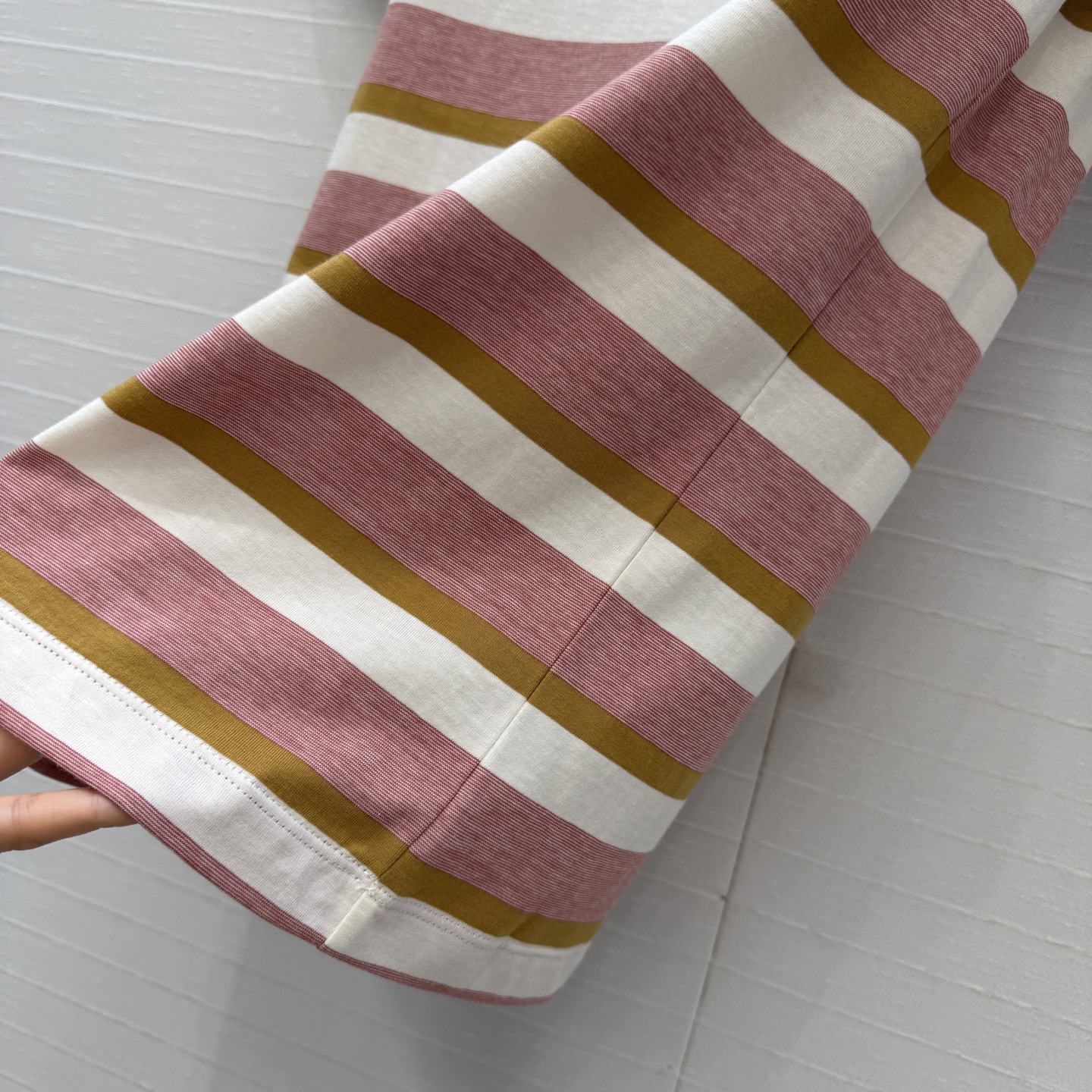 爆单推荐❤️原单品质PR时髦精穿搭！粉棕白条纹T恤。时髦精必入⚡️配色清新一整个爱住！甜酷风少女气质！修