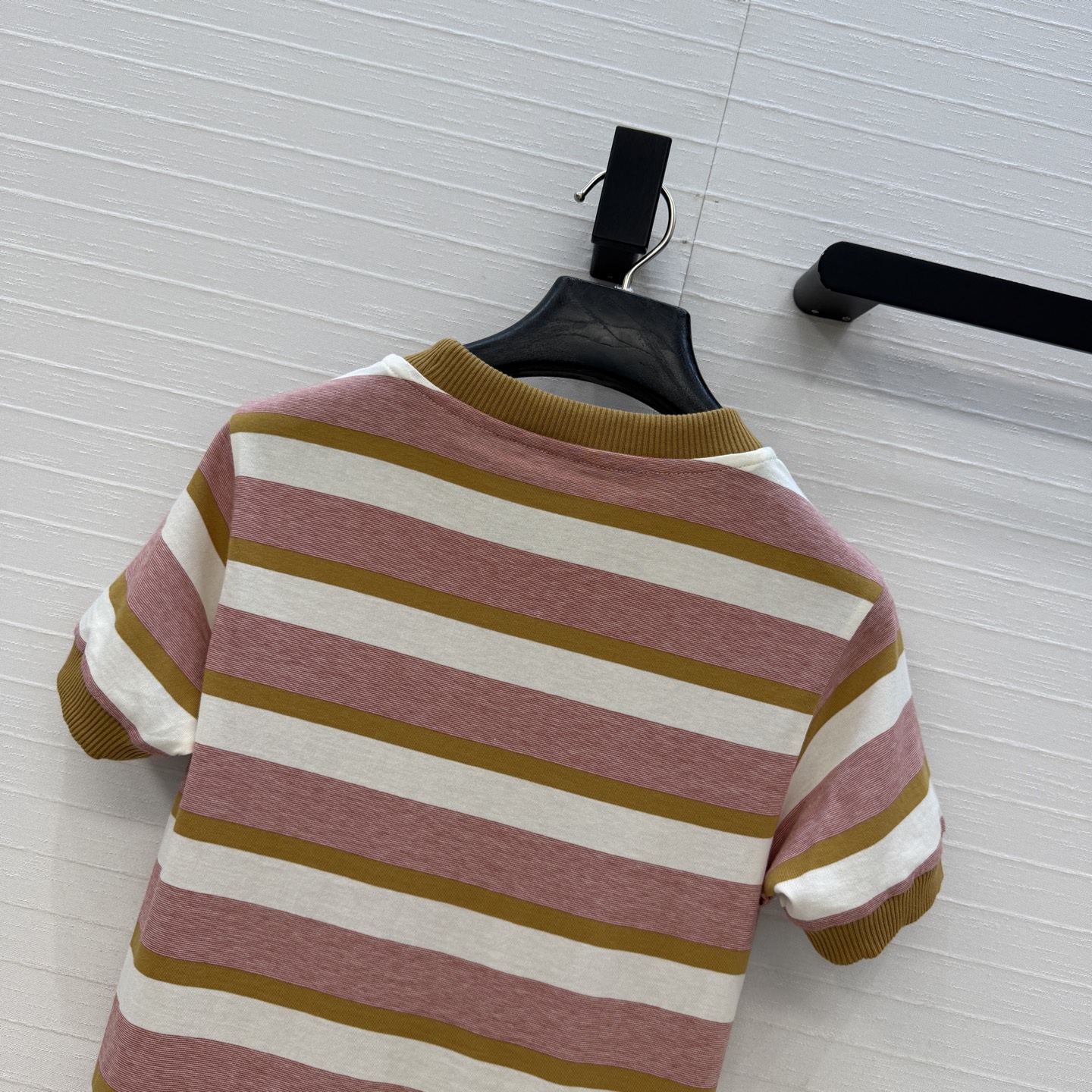 爆单推荐❤️原单品质PR时髦精穿搭！粉棕白条纹T恤。时髦精必入⚡️配色清新一整个爱住！甜酷风少女气质！修
