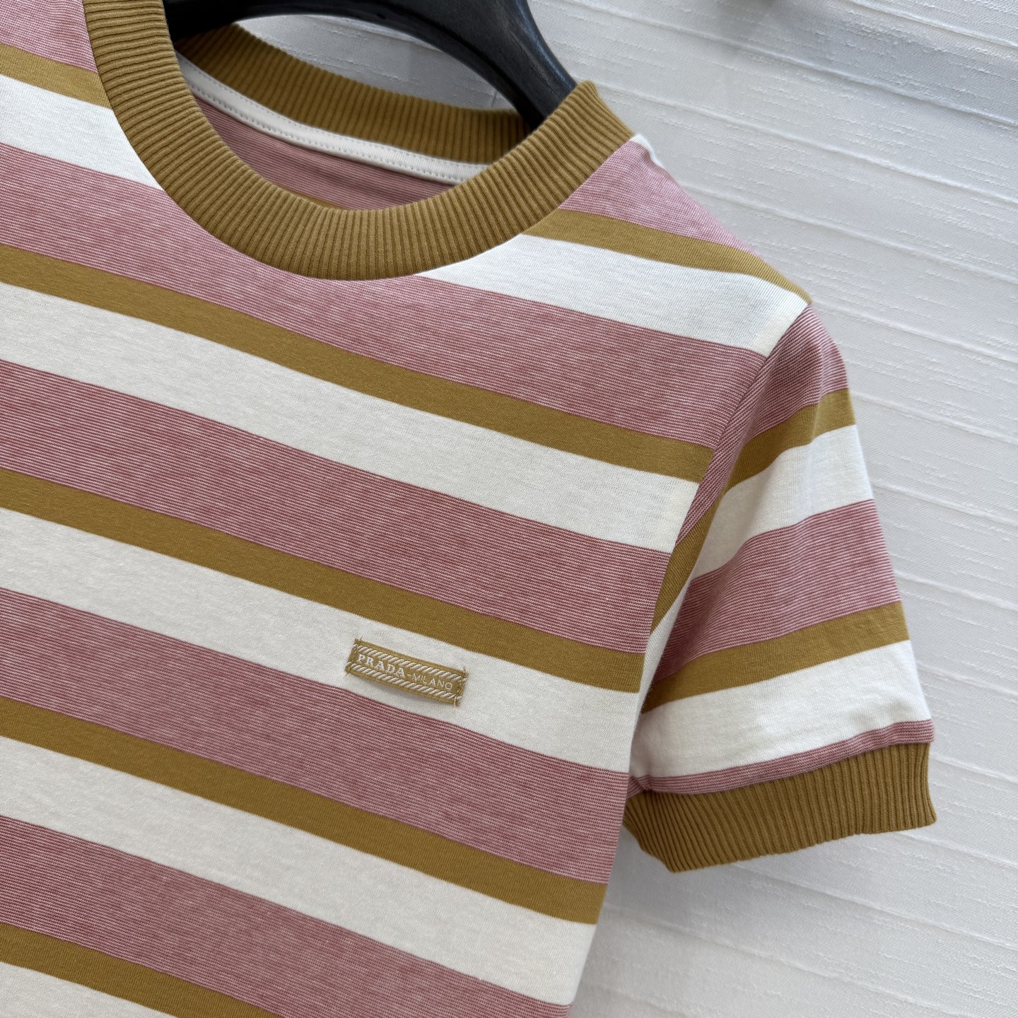 爆单推荐❤️原单品质PR时髦精穿搭！粉棕白条纹T恤。时髦精必入⚡️配色清新一整个爱住！甜酷风少女气质！修