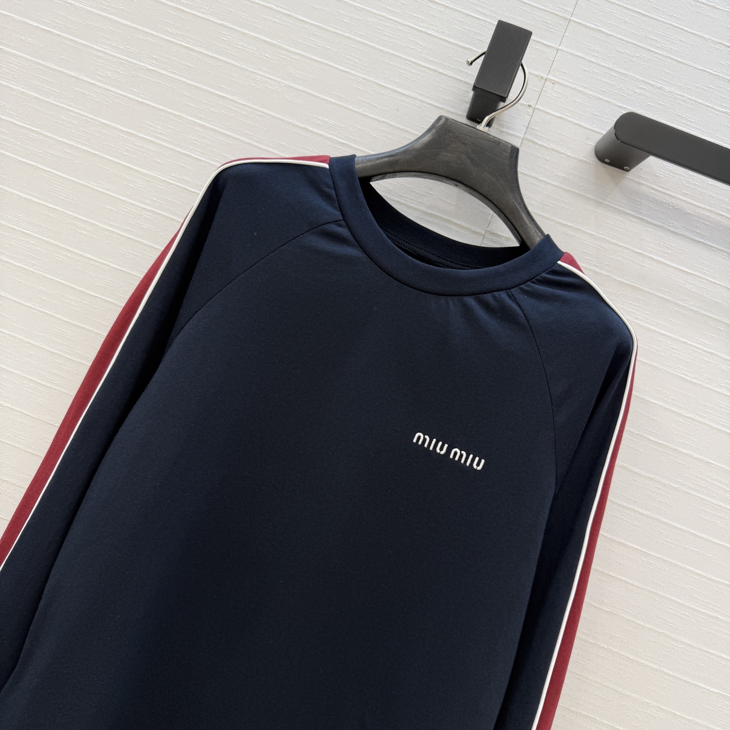 原单品质❤️miu缪系美学穿搭！26早春新品基调长袖T恤，本季必入气质单品！进口100%纯棉面料！撞色设