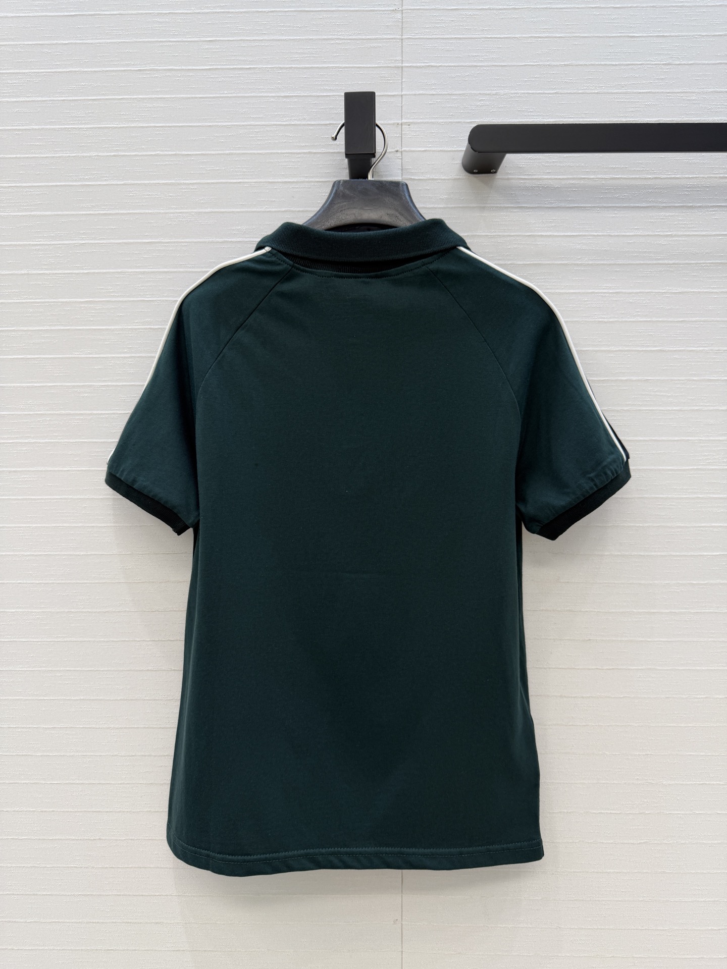 爆单推荐✅原单品质🍓miu系少女！26s早春新品，知识分子时髦风 撞色短袖polo领T恤。休闲减龄又时髦