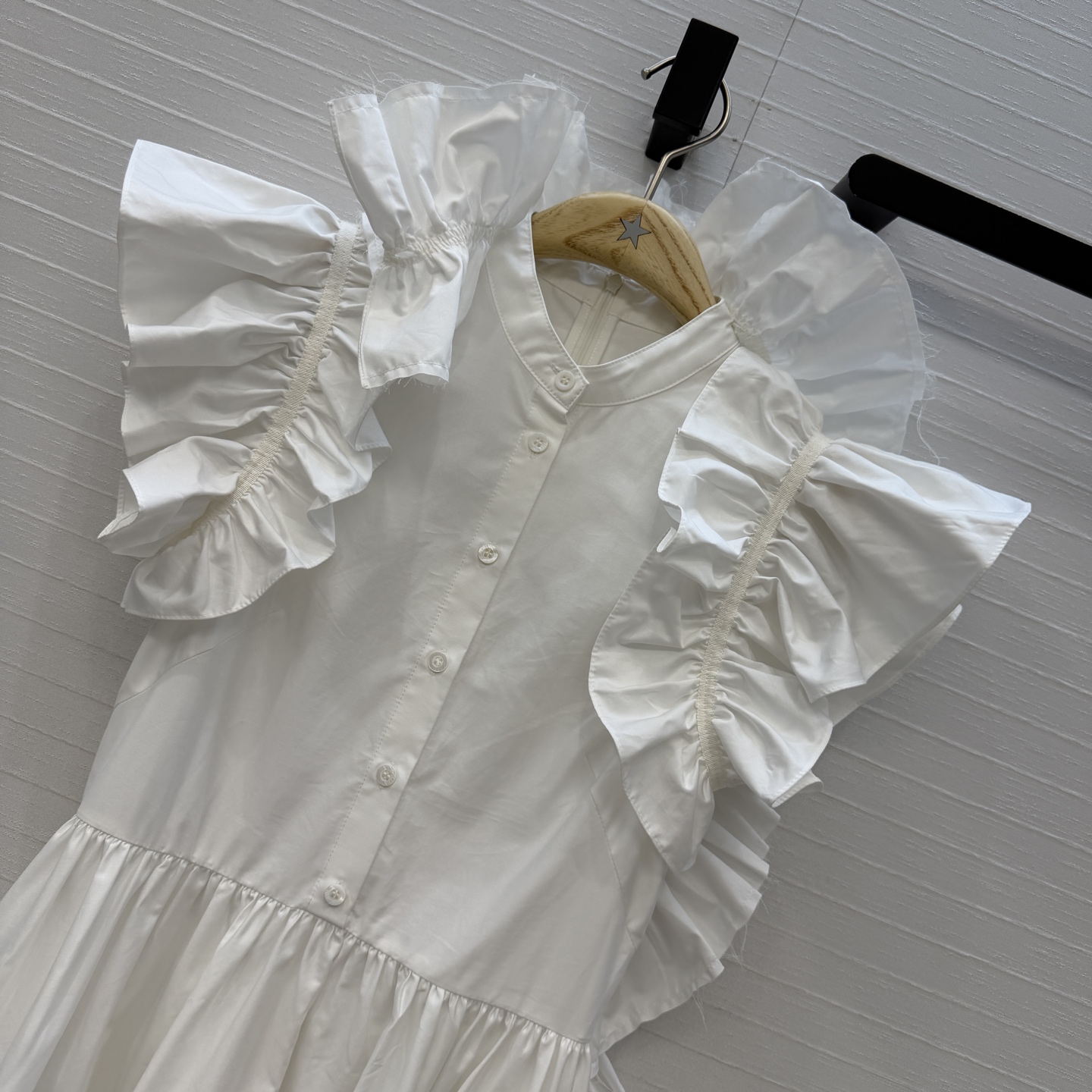 强烈推荐❤️Dio*新品飘带荷叶边立领长裙❤️定位褶皱花边工艺可拆卸多用途，复古宫廷风可甜可盐气质上身美