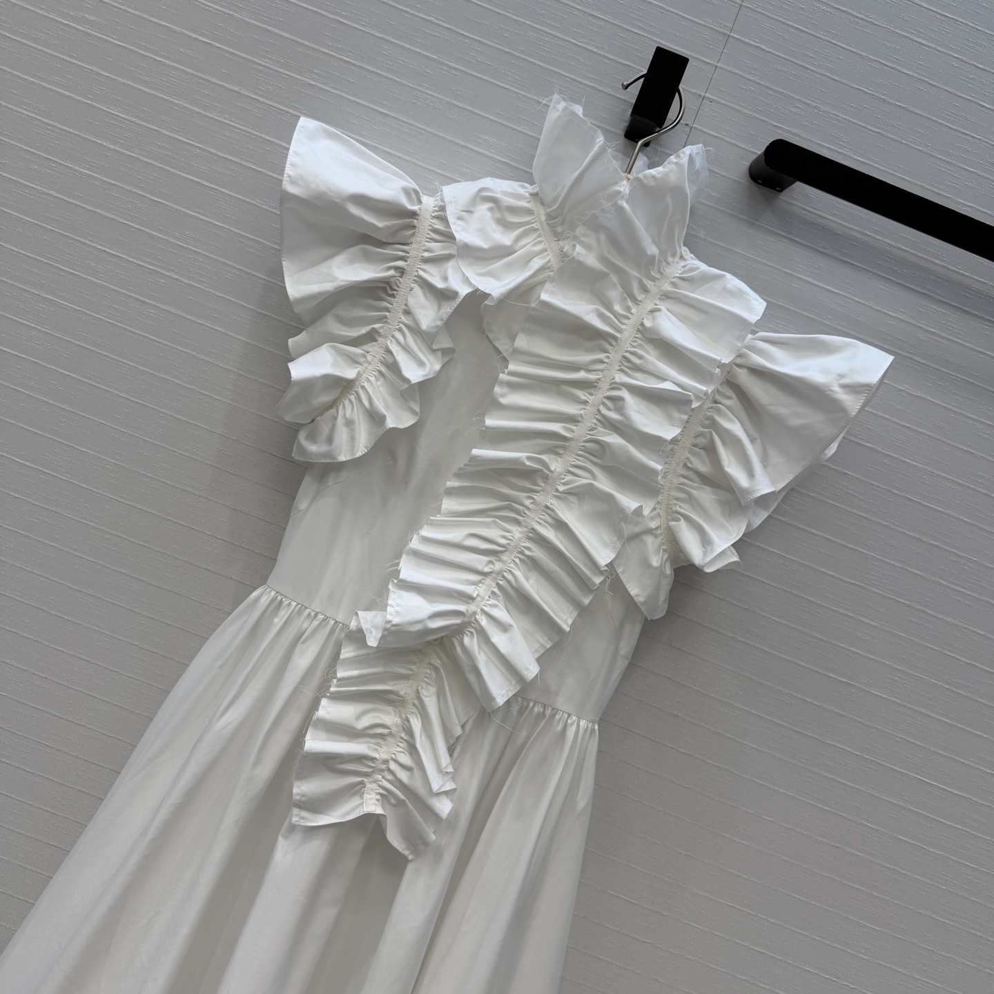 强烈推荐❤️Dio*新品飘带荷叶边立领长裙❤️定位褶皱花边工艺可拆卸多用途，复古宫廷风可甜可盐气质上身美