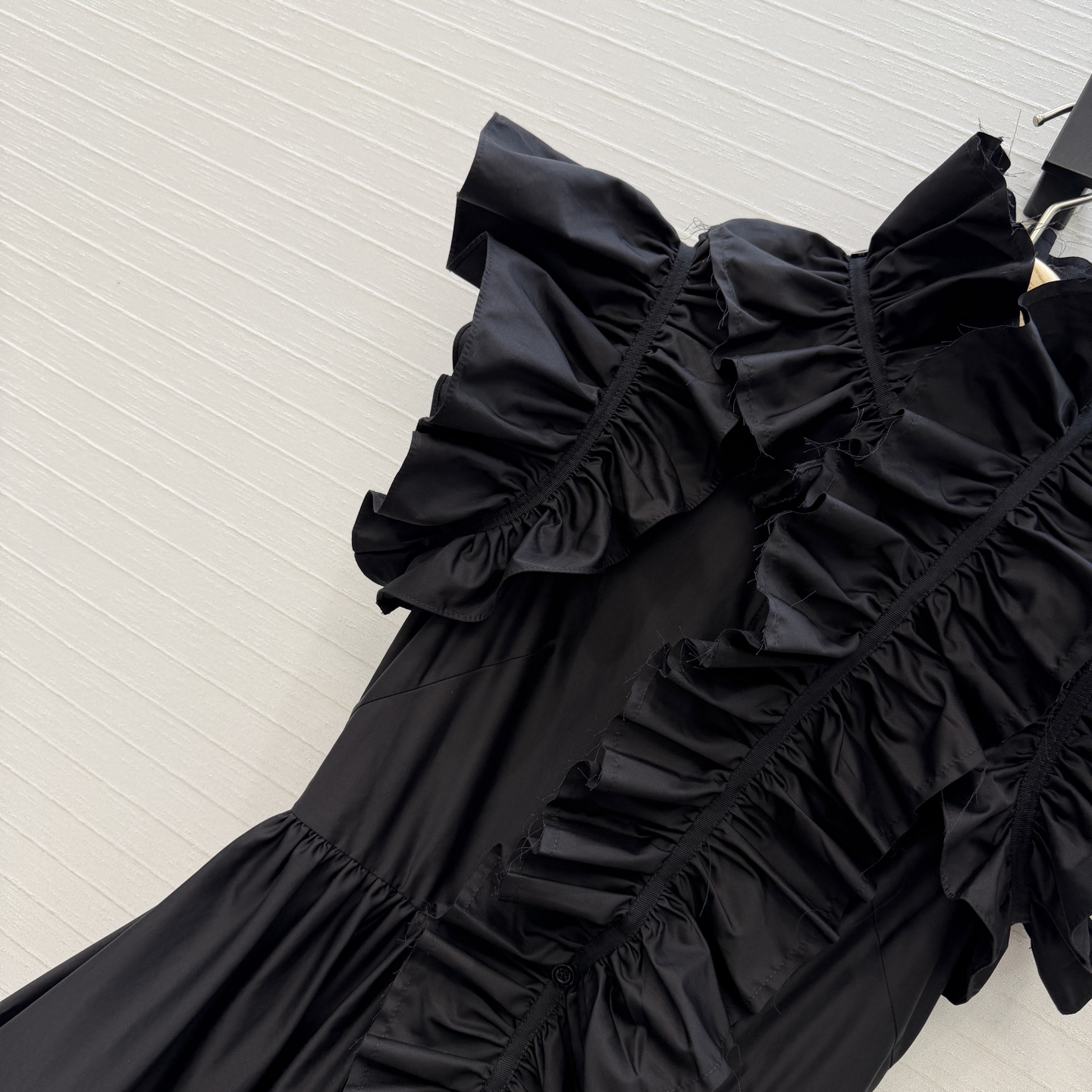 强烈推荐❤️Dio*新品飘带荷叶边立领长裙❤️定位褶皱花边工艺可拆卸多用途，复古宫廷风可甜可盐气质上身美