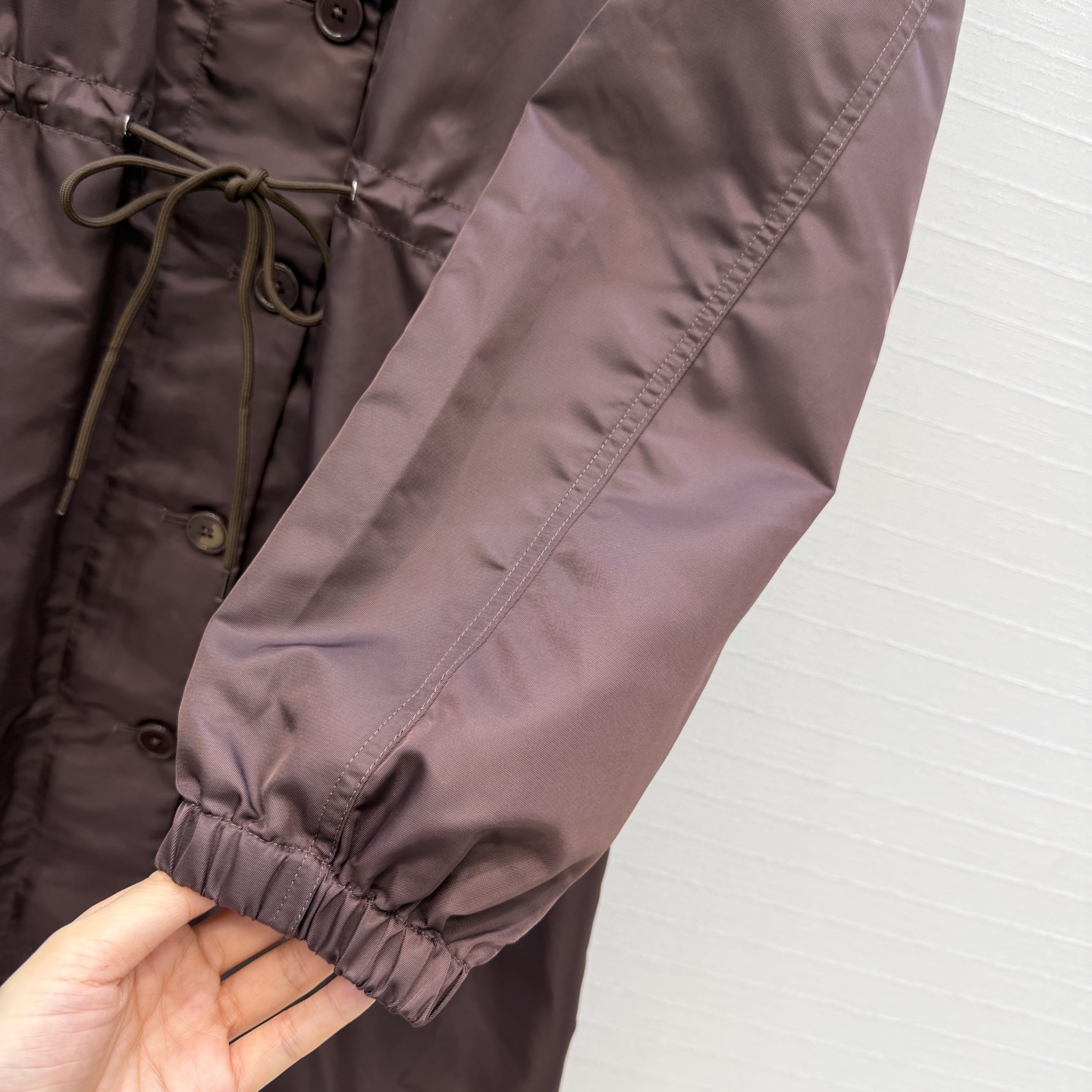 强烈推荐❤️PR新品尼龙拉链单排扣长款外套！宽松版型抽绳收腰可调节设计。可甜可盐减龄时髦又帅气！经典不挑