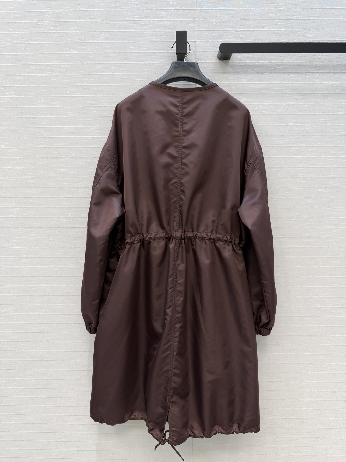 强烈推荐❤️PR新品尼龙拉链单排扣长款外套！宽松版型抽绳收腰可调节设计。可甜可盐减龄时髦又帅气！经典不挑