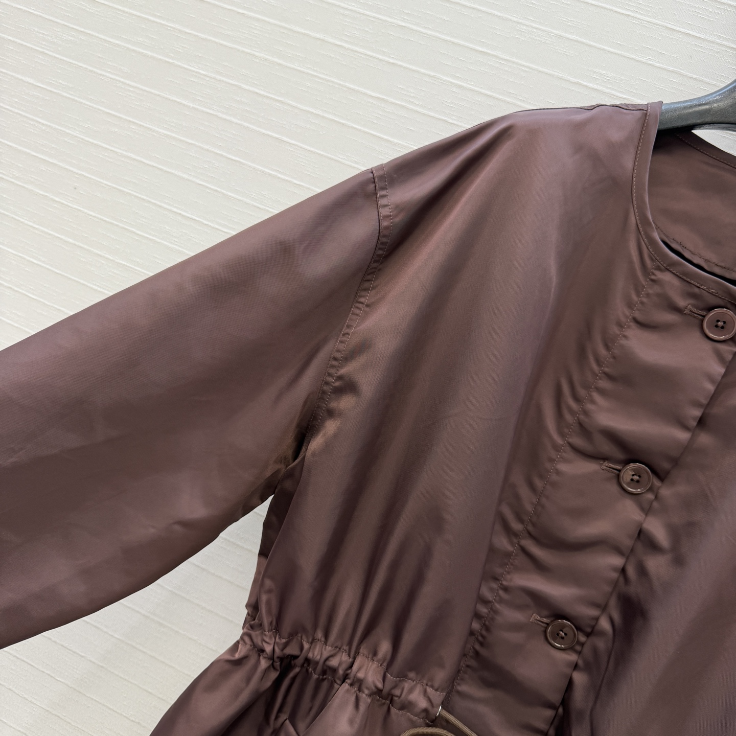 强烈推荐❤️PR新品尼龙拉链单排扣长款外套！宽松版型抽绳收腰可调节设计。可甜可盐减龄时髦又帅气！经典不挑