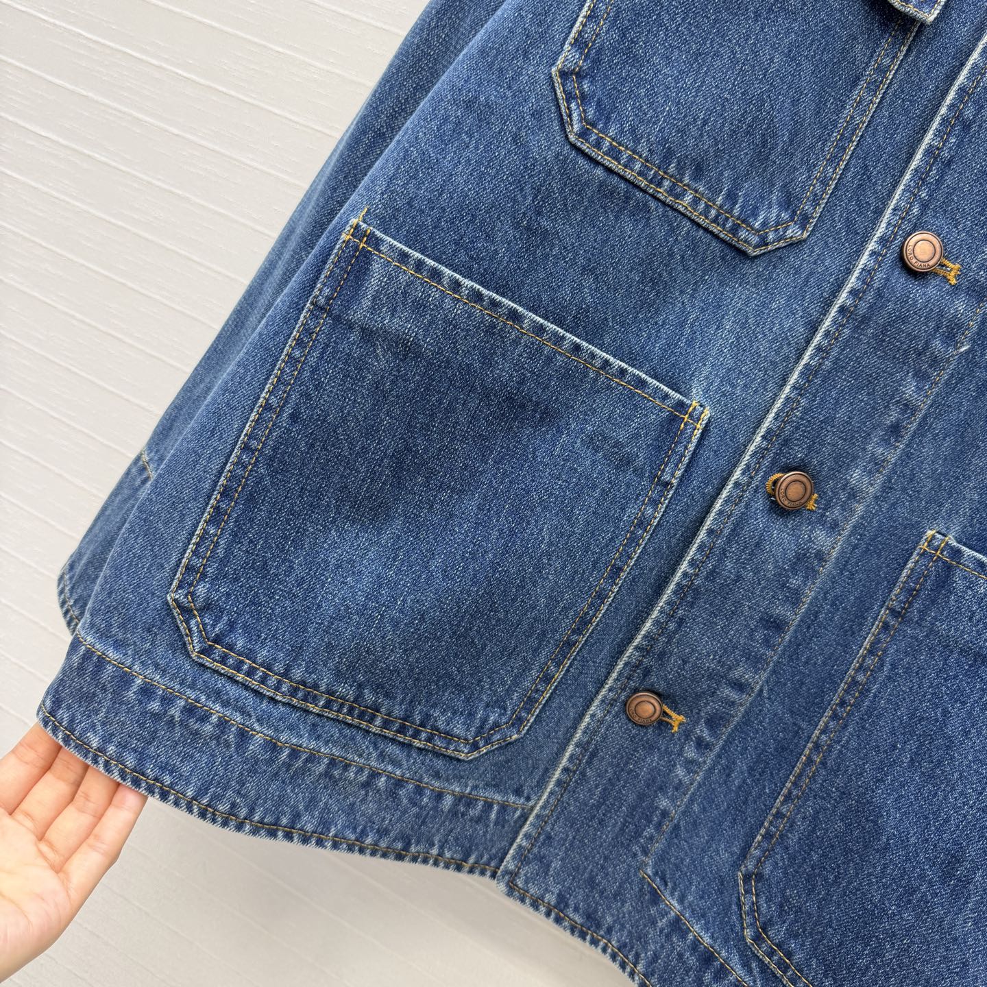 强烈推荐❤️Lp老钱风氛围感户外夹克牛仔外套。原浆复古水洗蓝牛仔。经典拼接灯芯绒翻领夹克帅气又时髦！进口