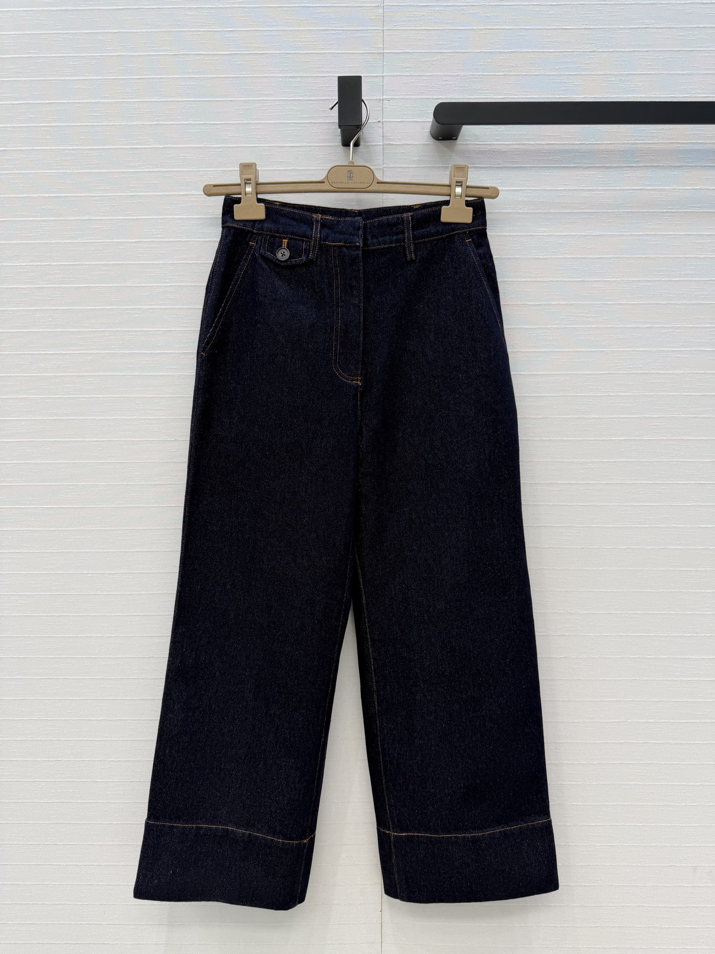 强烈推荐❤️BC深蓝色休闲工装风牛仔裤！宽直筒九分裤 后腰铜链装饰极简主义设计奢华不简，简单粗暴百搭，高