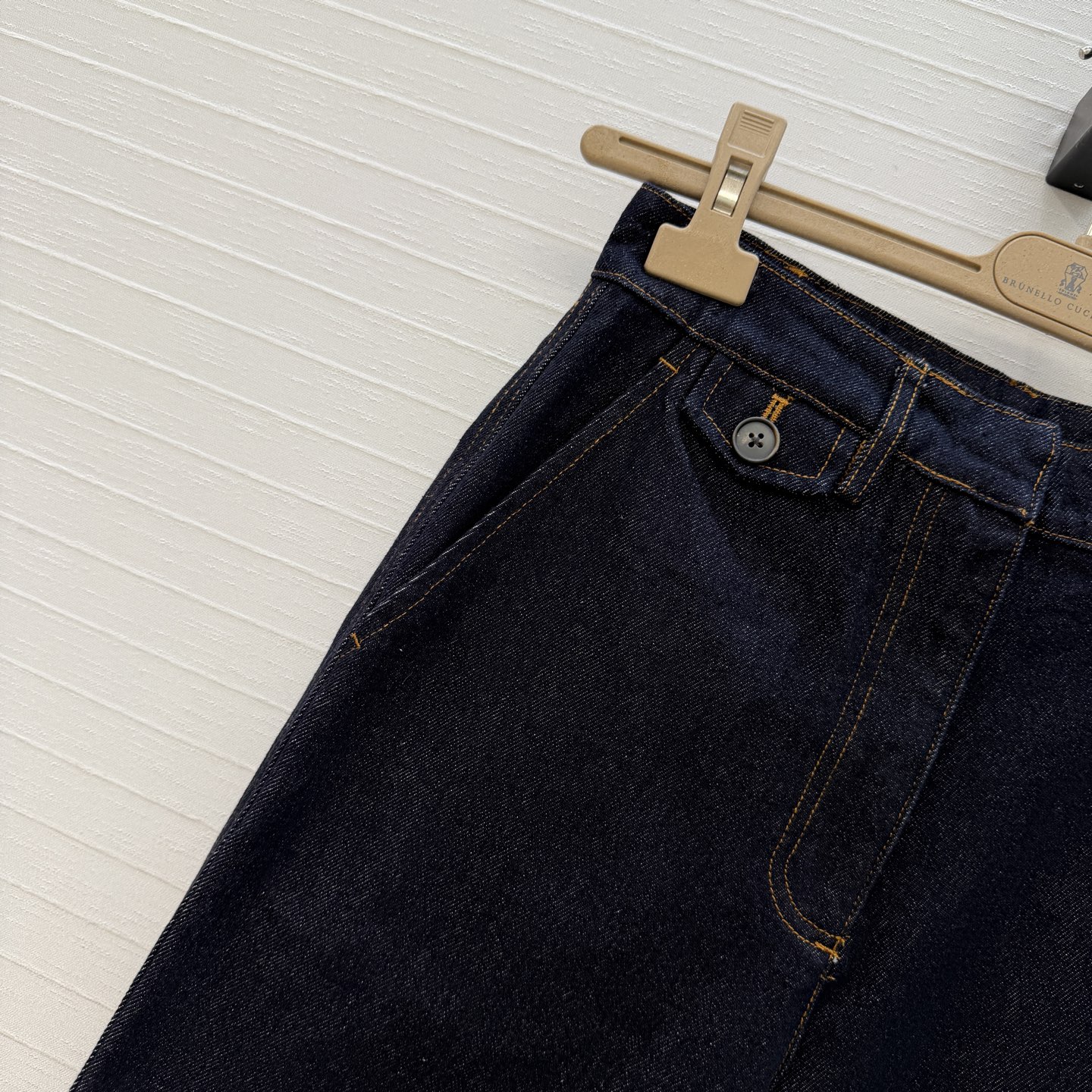 强烈推荐❤️BC深蓝色休闲工装风牛仔裤！宽直筒九分裤 后腰铜链装饰极简主义设计奢华不简，简单粗暴百搭，高