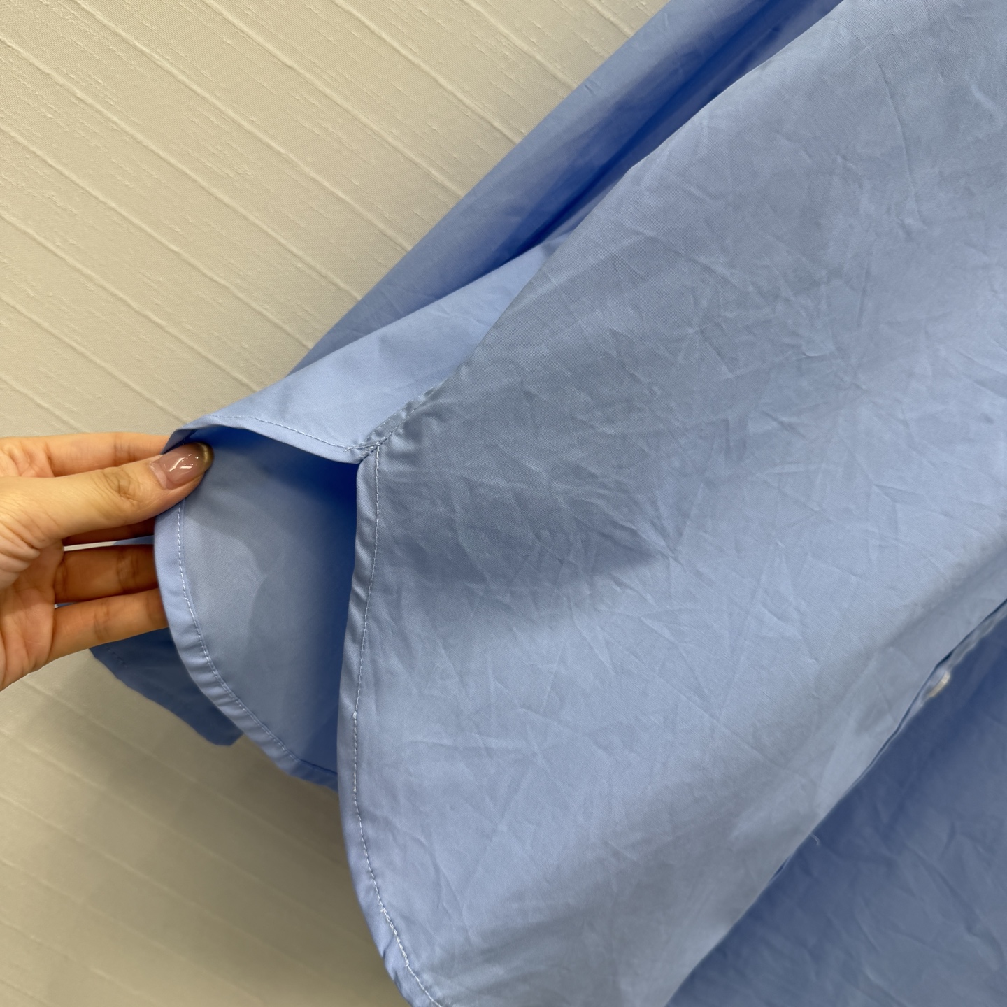 强烈推荐❤️Bc新品长期主义蓝色衬衫！袖口铜链装饰设计意式简约低调，经典版型百搭不挑人，帅气休闲通勤衣橱