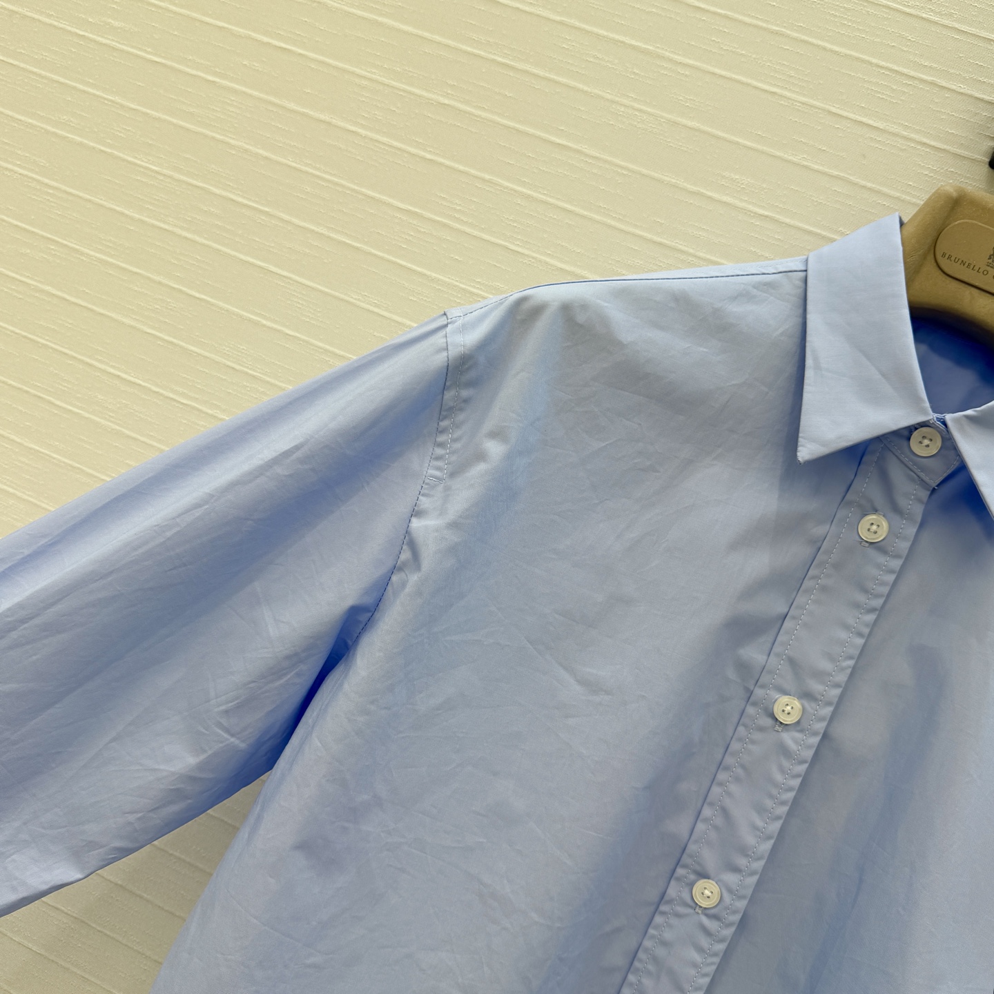 强烈推荐❤️Bc新品长期主义蓝色衬衫！袖口铜链装饰设计意式简约低调，经典版型百搭不挑人，帅气休闲通勤衣橱