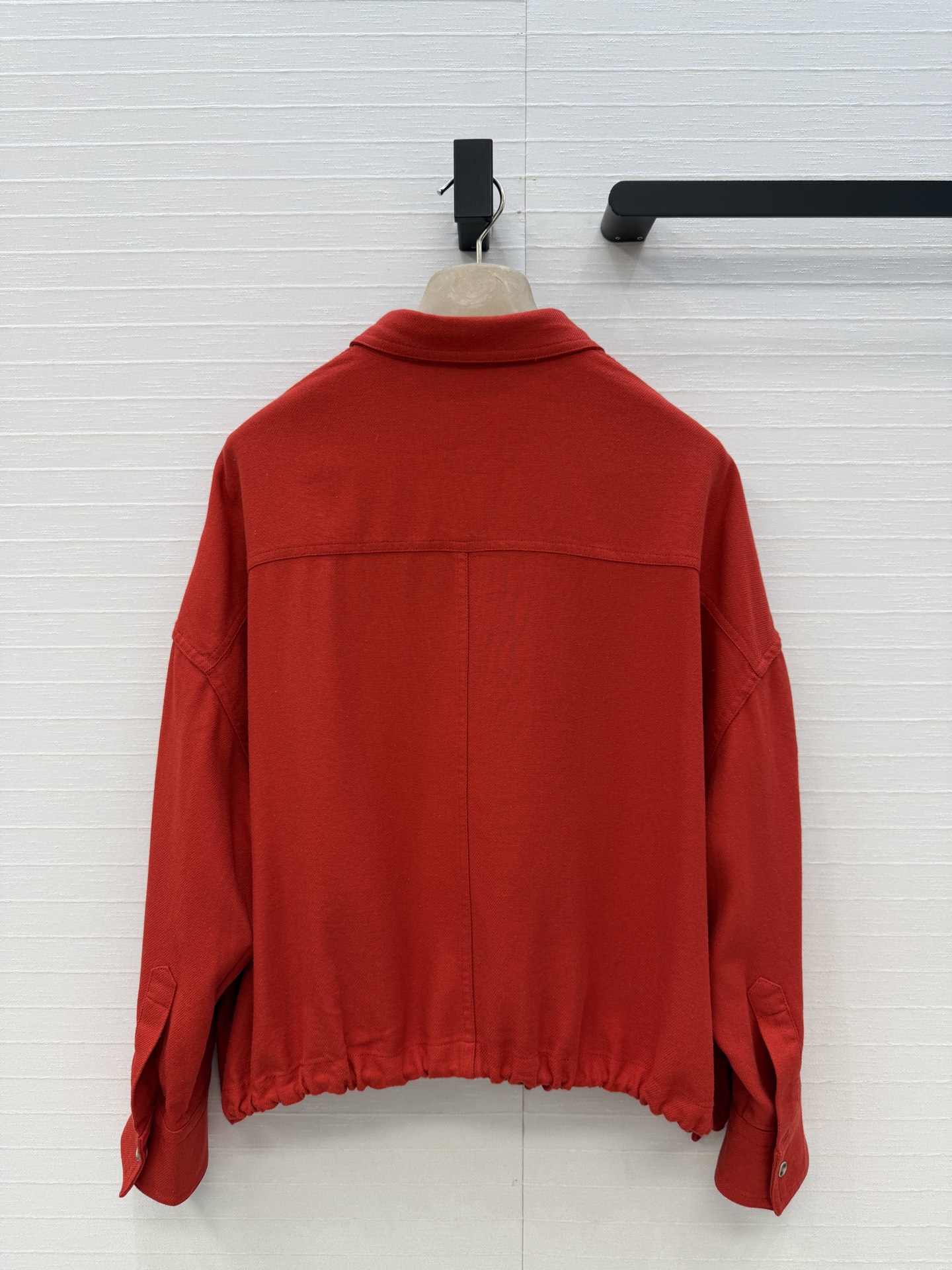 高端品质❤️26早春新品，BC长期亚麻夹克衬衫外套。下摆可调节设计轻松演绎慵懒随性的高级单品。定制木调金