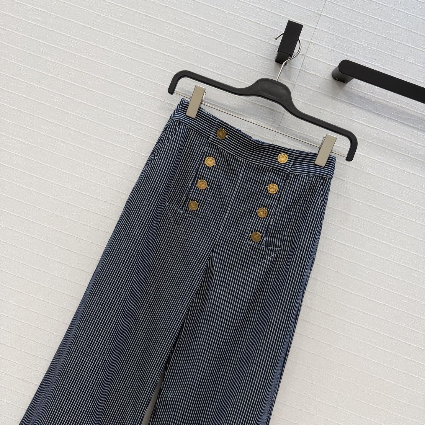 爆单推荐❤️Zm*26早春新品 双排扣条纹长裤，复古金属扣装饰，高腰阔腿裤设计显腿长版型不挑人随性优雅又