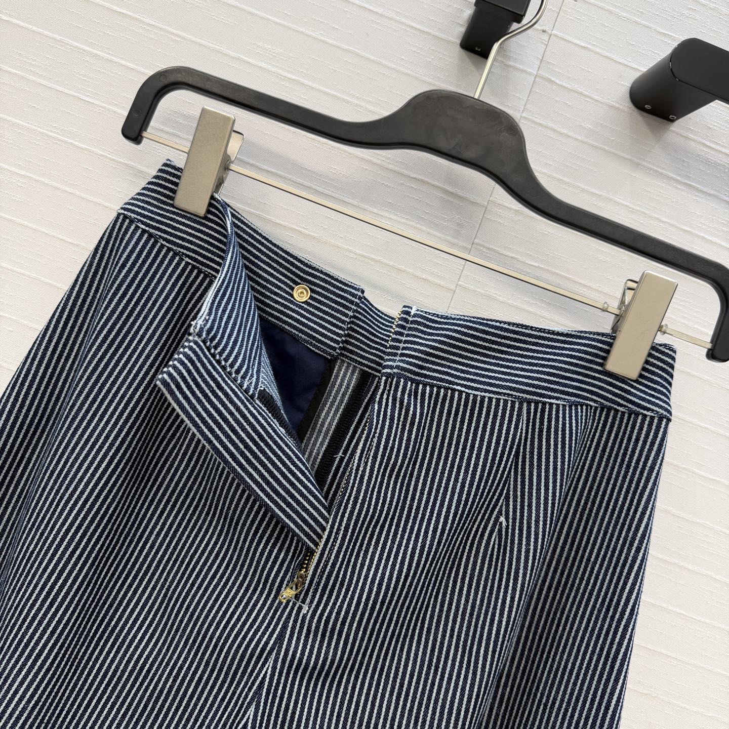 爆单推荐❤️Zm*26早春新品 双排扣条纹长裤，复古金属扣装饰，高腰阔腿裤设计显腿长版型不挑人随性优雅又